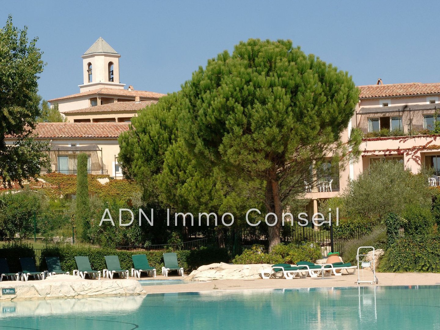 Immeuble commercial 143 m²