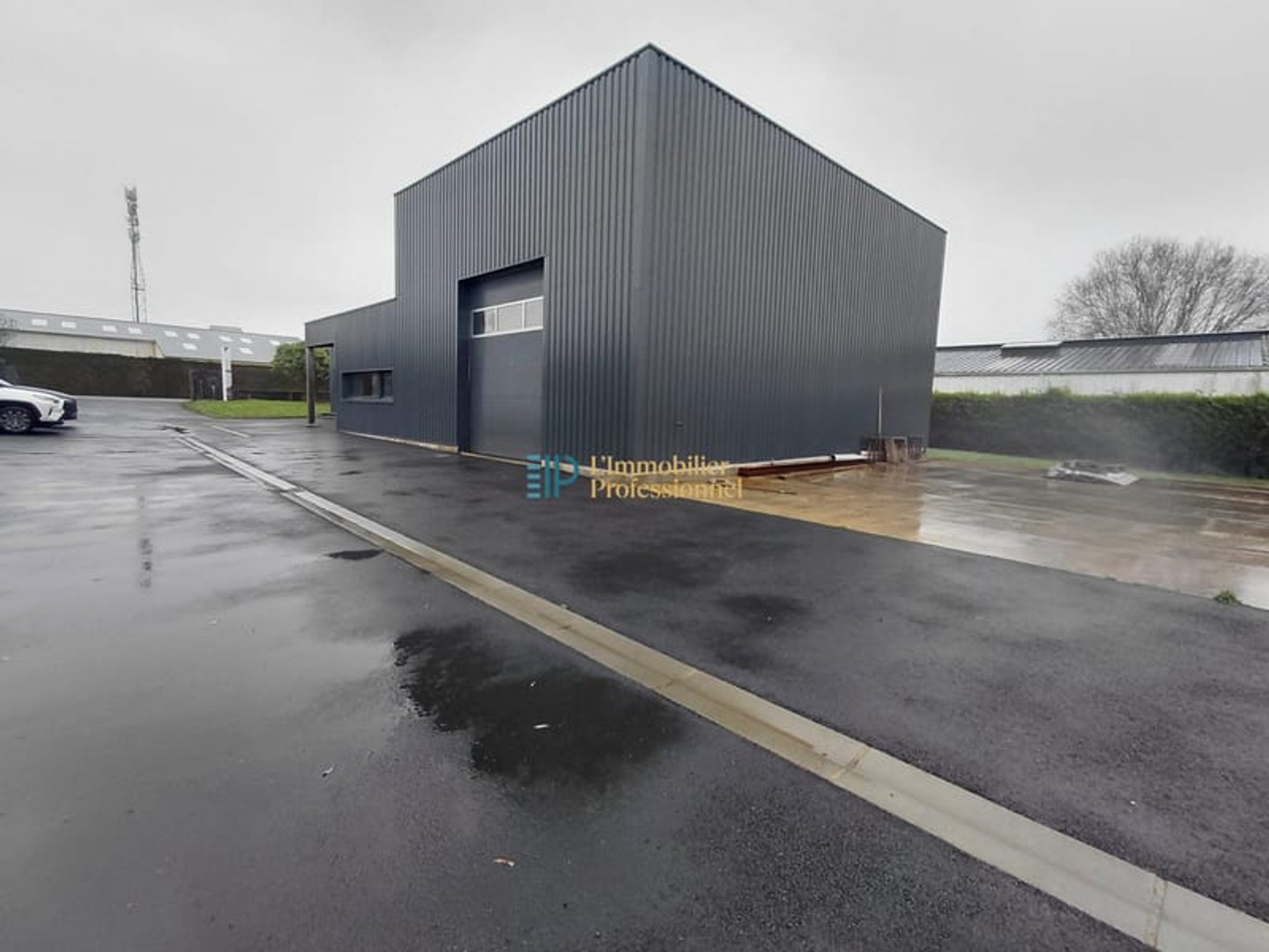 Local commercial 240 m²