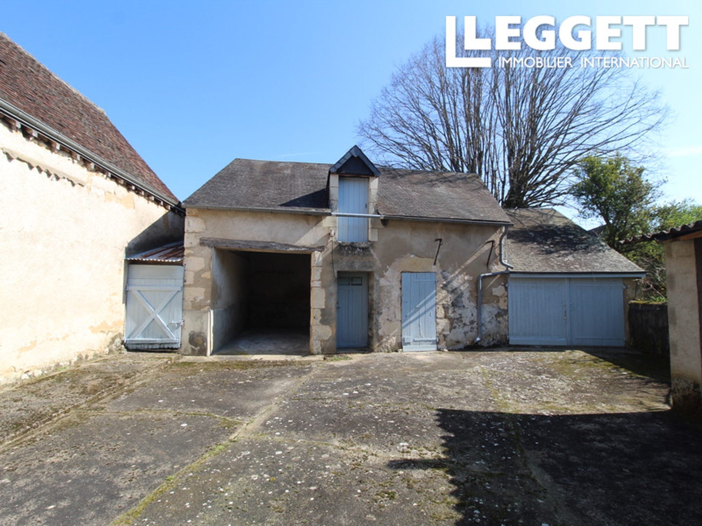 Garage et dépendance prêt à transformer en maison de 2 chambres