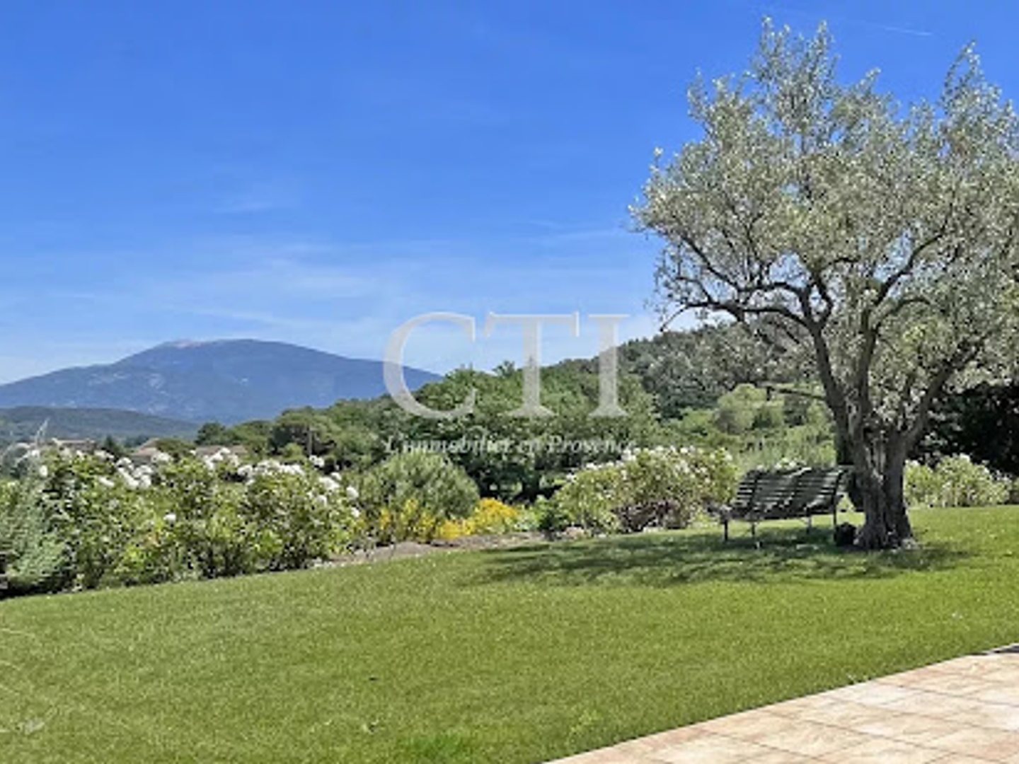 Maison à vendre - 8 pièces - 234m2 - Vaison-La-Romaine (84110)