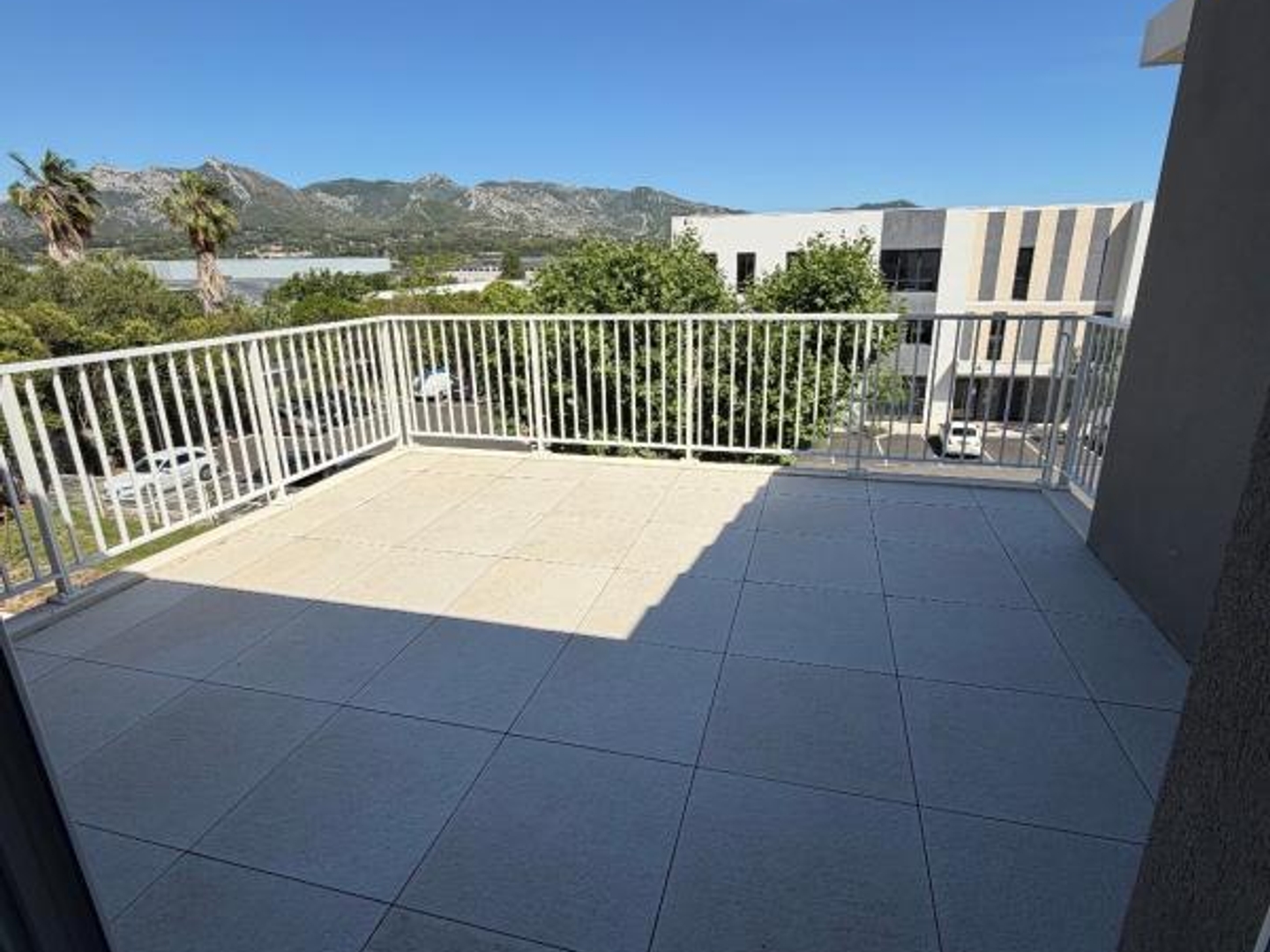 Appartement à vendre - 4 pièces - 96m2 - Aubagne (13400)