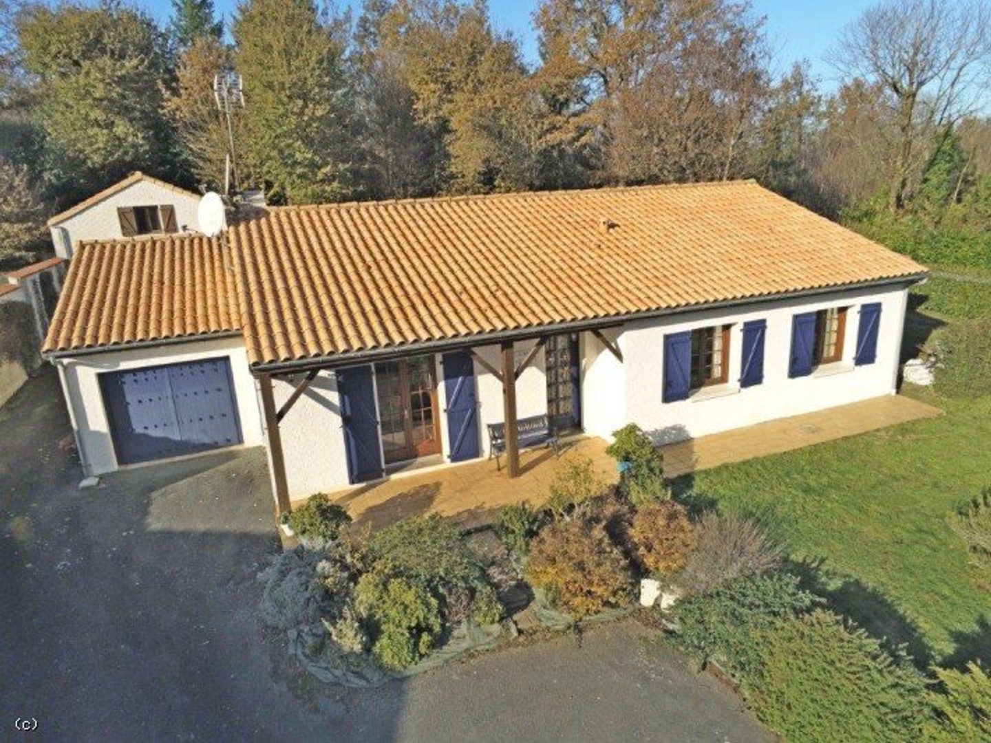Pavillon de Plain Pied Avec Dépendance Beau Parc Et Petit Bois