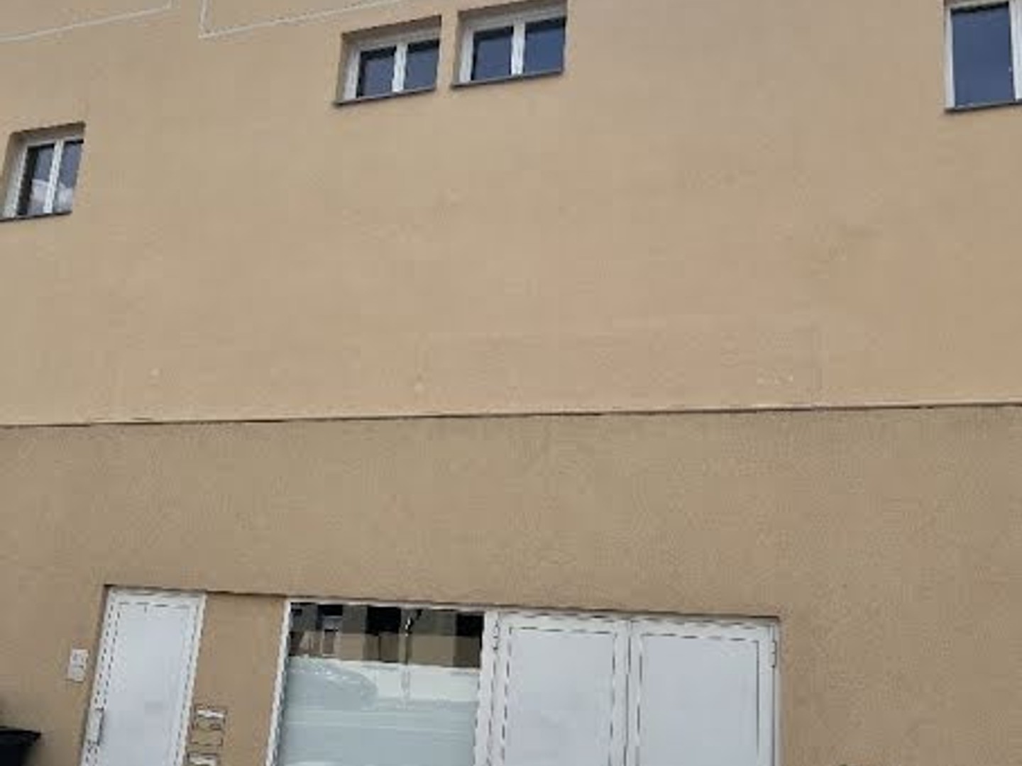 Local 600 m²