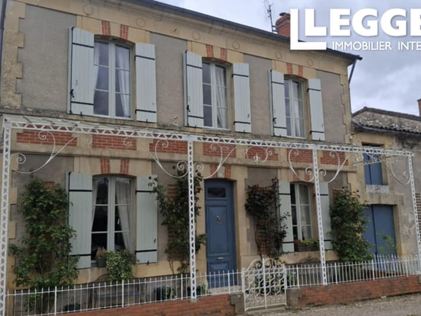 Maison de ville d'exception avec jardin, à quelques pas du centre animé d'Eymet