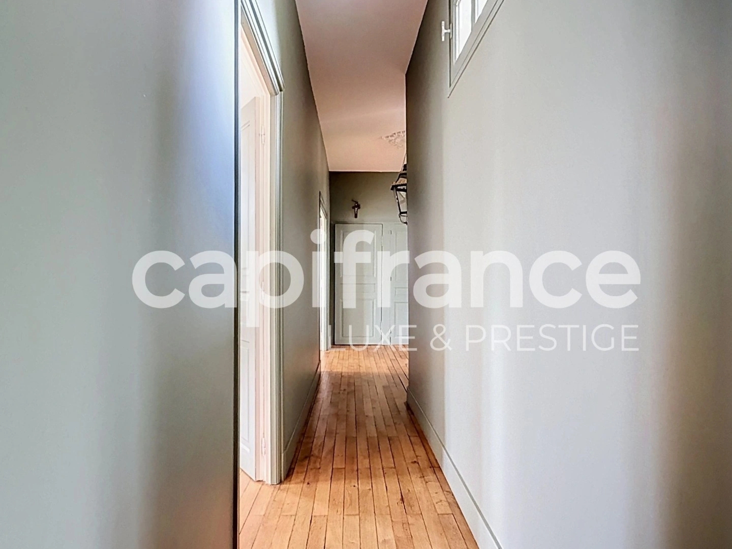 Appartement à vendre - 4 pièces - 167m2 - Saint-Cyr-Sur-Loire (37540)