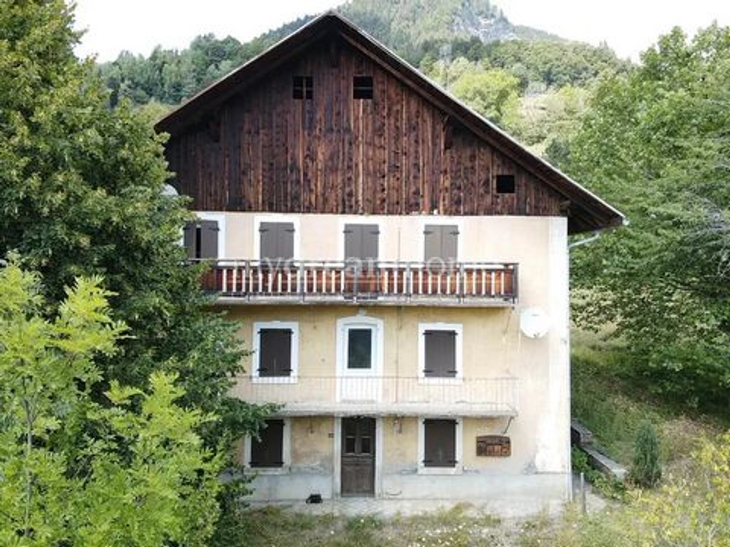Immeuble à vendre - 15 pièces - 400m2 - Flumet (73590)