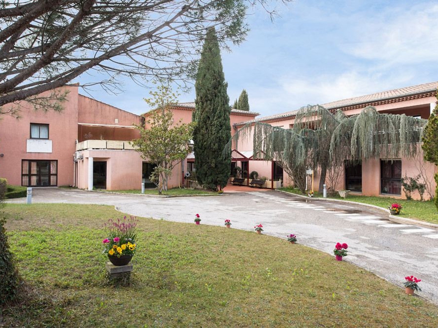 Région Saint-Maximin, Résidence pour activité médico-sociales / EHPAD