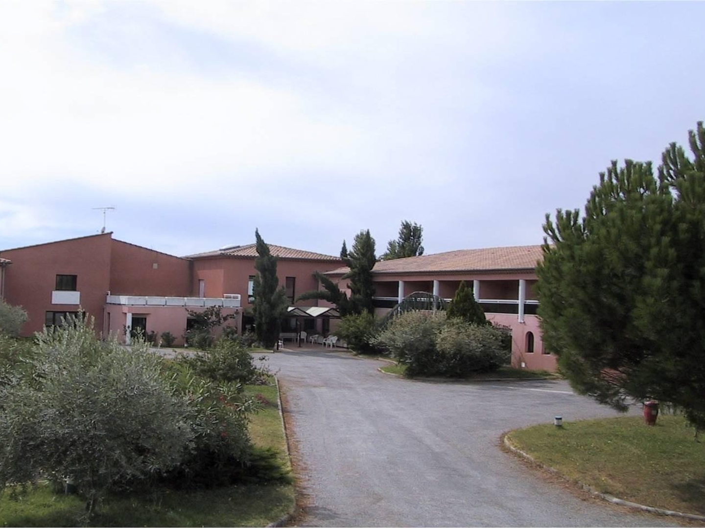 Locaux à vendre - 2800m2 - Saint-Maximin-La-... (83470)