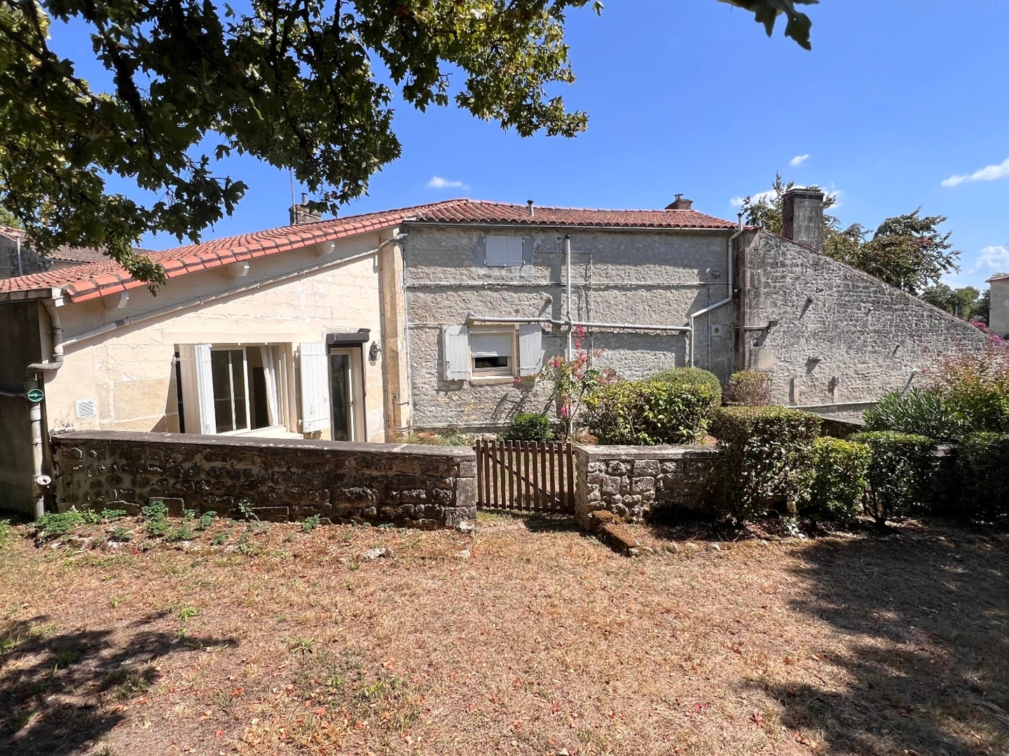 Maison à vendre - 6 pièces - 162m2 - Val-De-Cognac (16370)