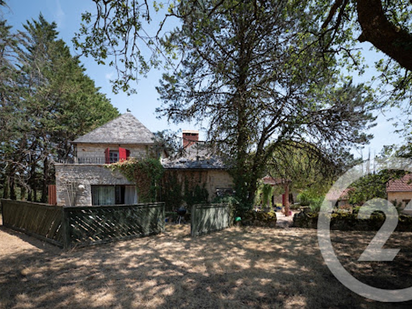 Maison 10 pièces 249 m²