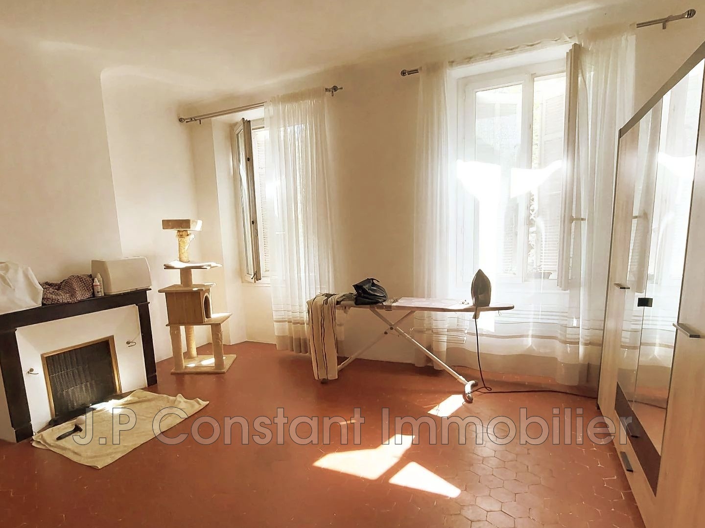Locaux à vendre - 3 pièces - 460m2 - Toulon (83000)