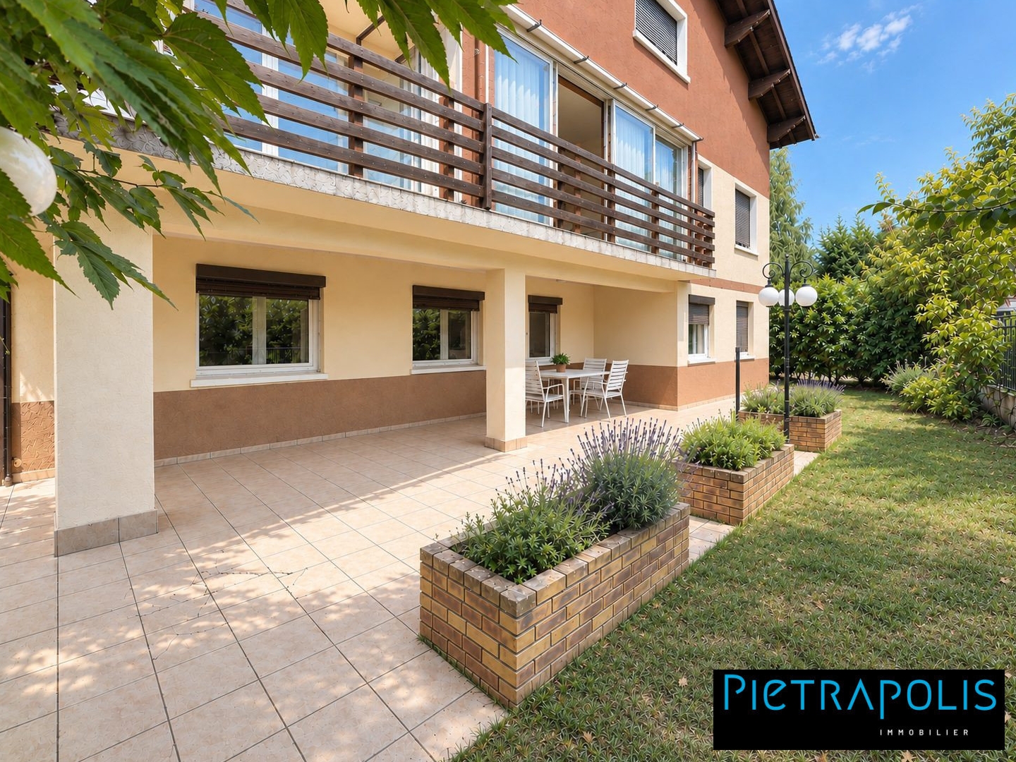 Maison à vendre - 7 pièces - 195m2 - Arnas (69400)