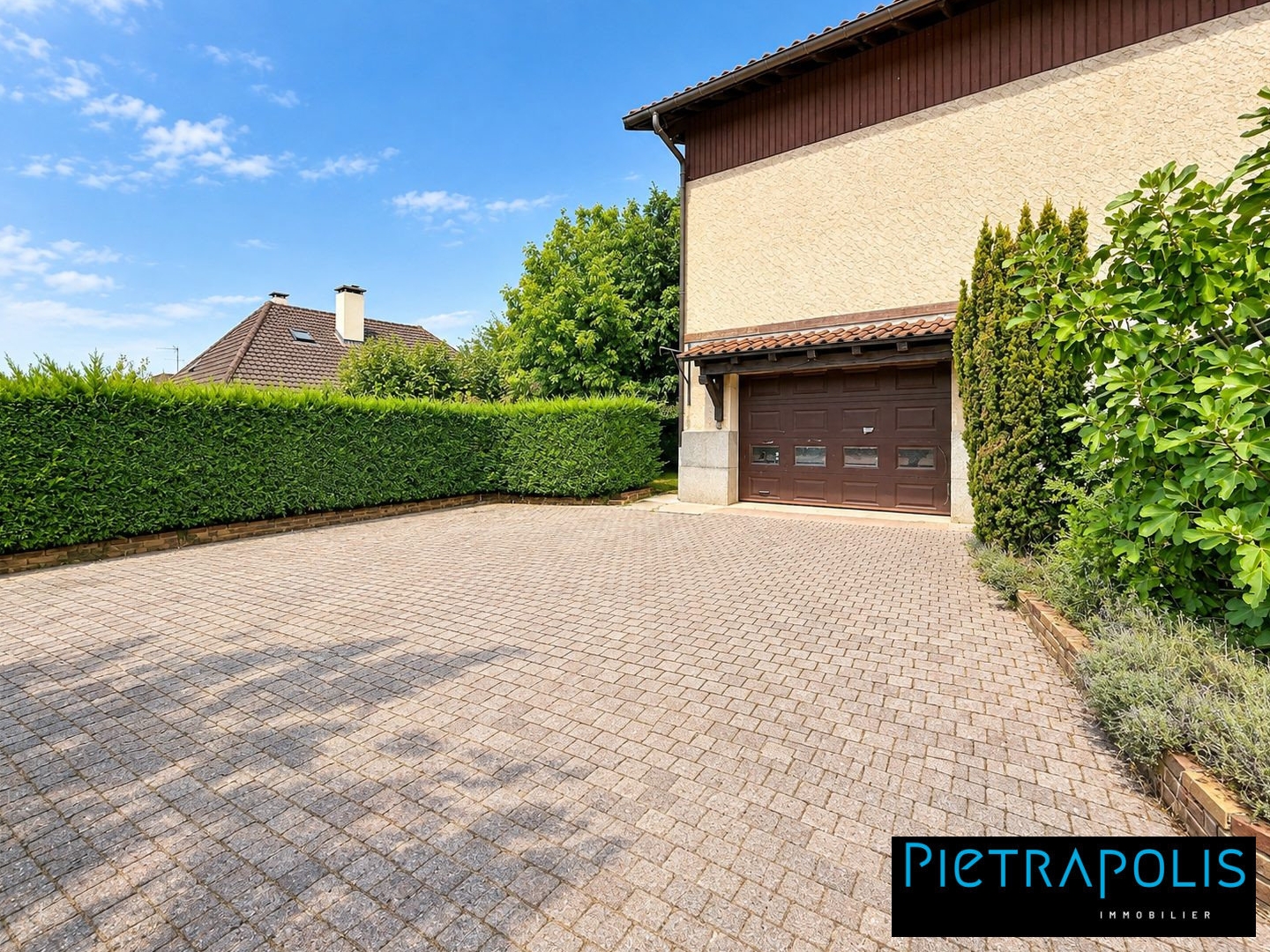 Maison à vendre - 7 pièces - 195m2 - Arnas (69400)