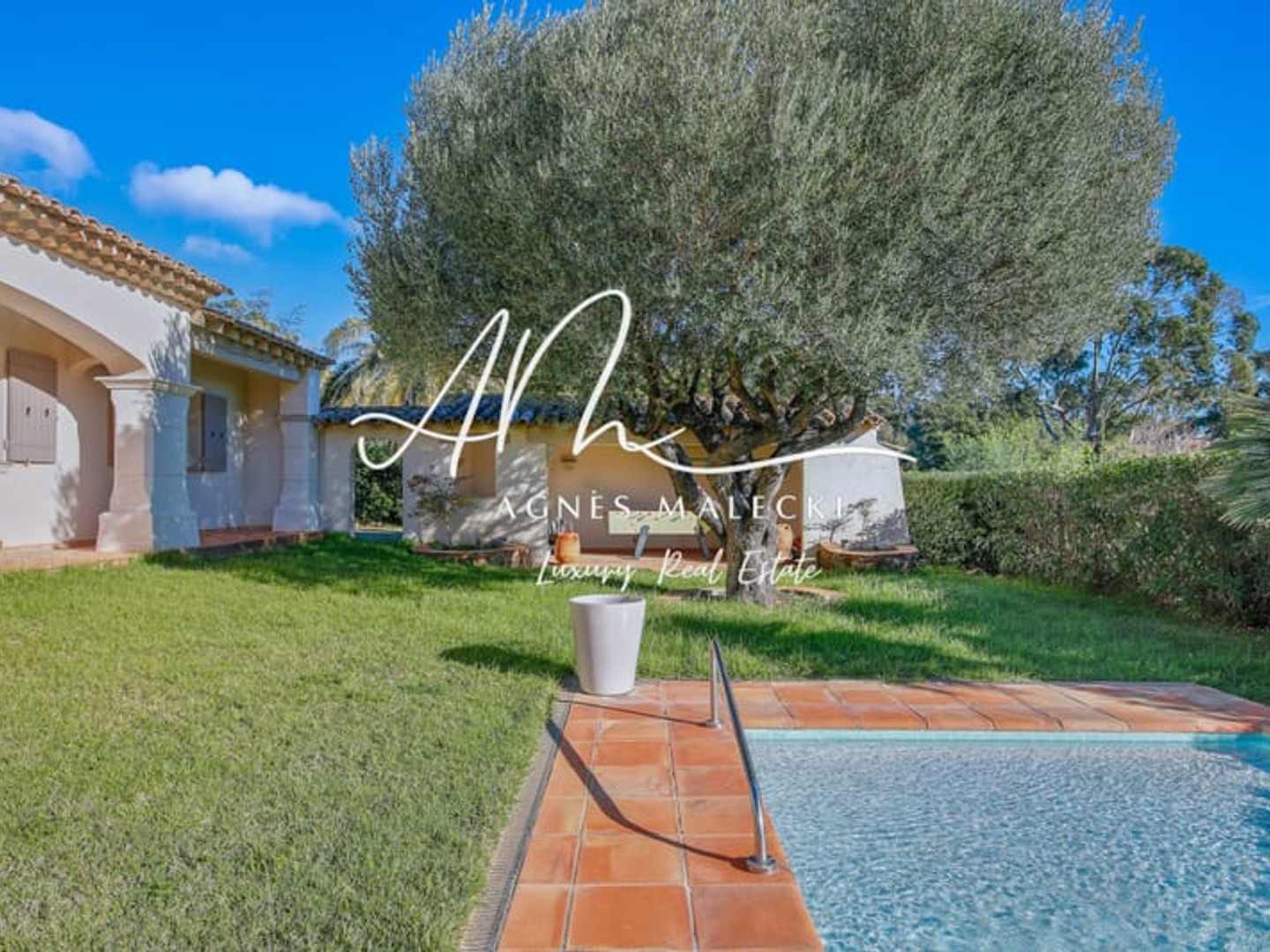 Maison à vendre - 5 pièces - 190m2 - Cavalaire-Sur-Mer (83240)