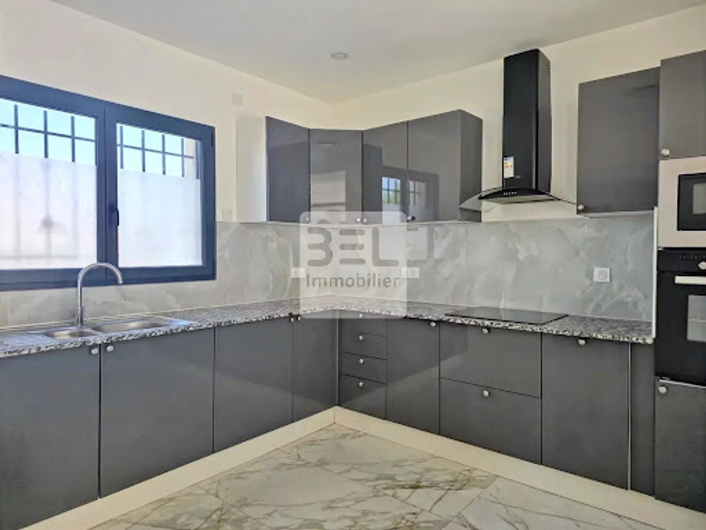 Appartement à vendre - 6 pièces - 158m2 - Laudun-L'ardoise (30290)