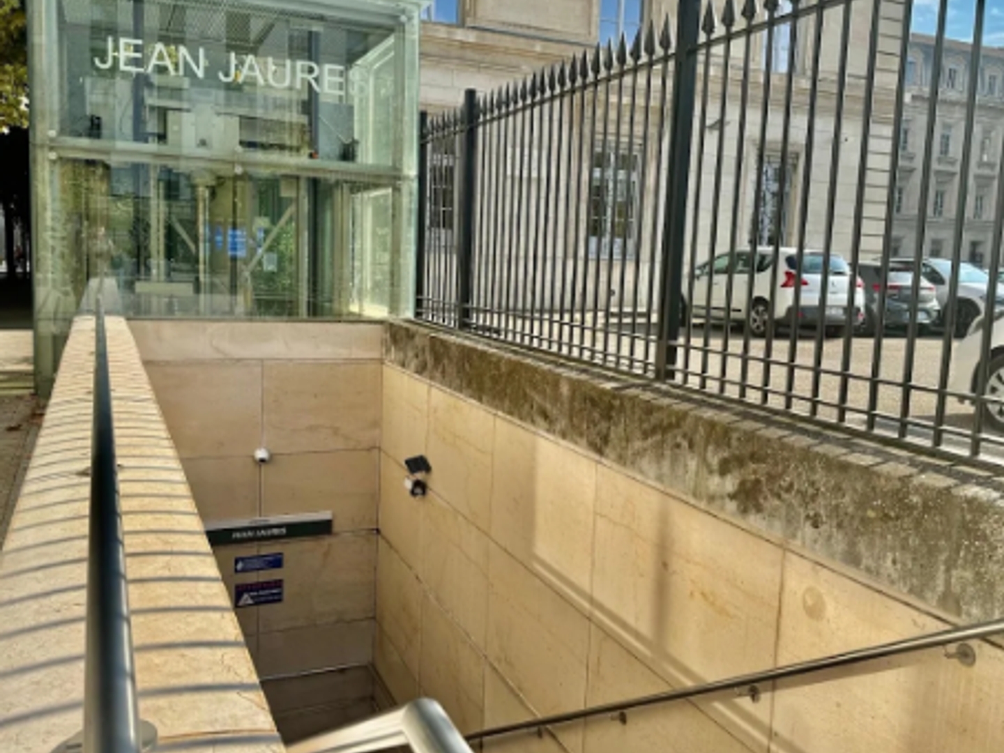 Parking / garage / box à vendre - 13m2 - Avignon (84000)