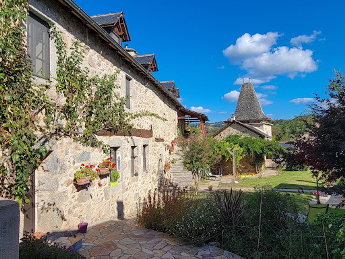 Maison à vendre - 396m2 - La Fouillade (12270)