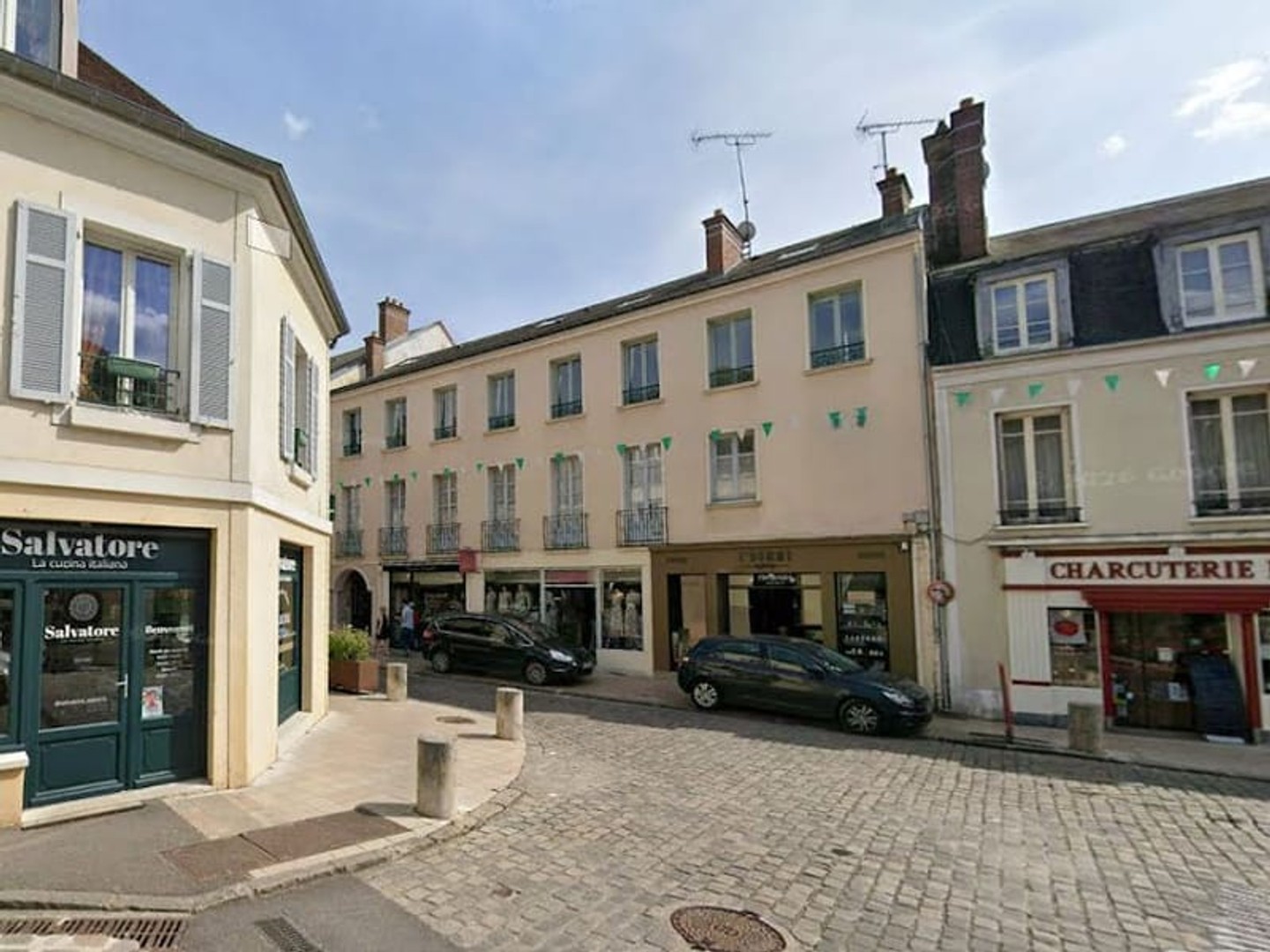 Local 2 pièces 74 m²
