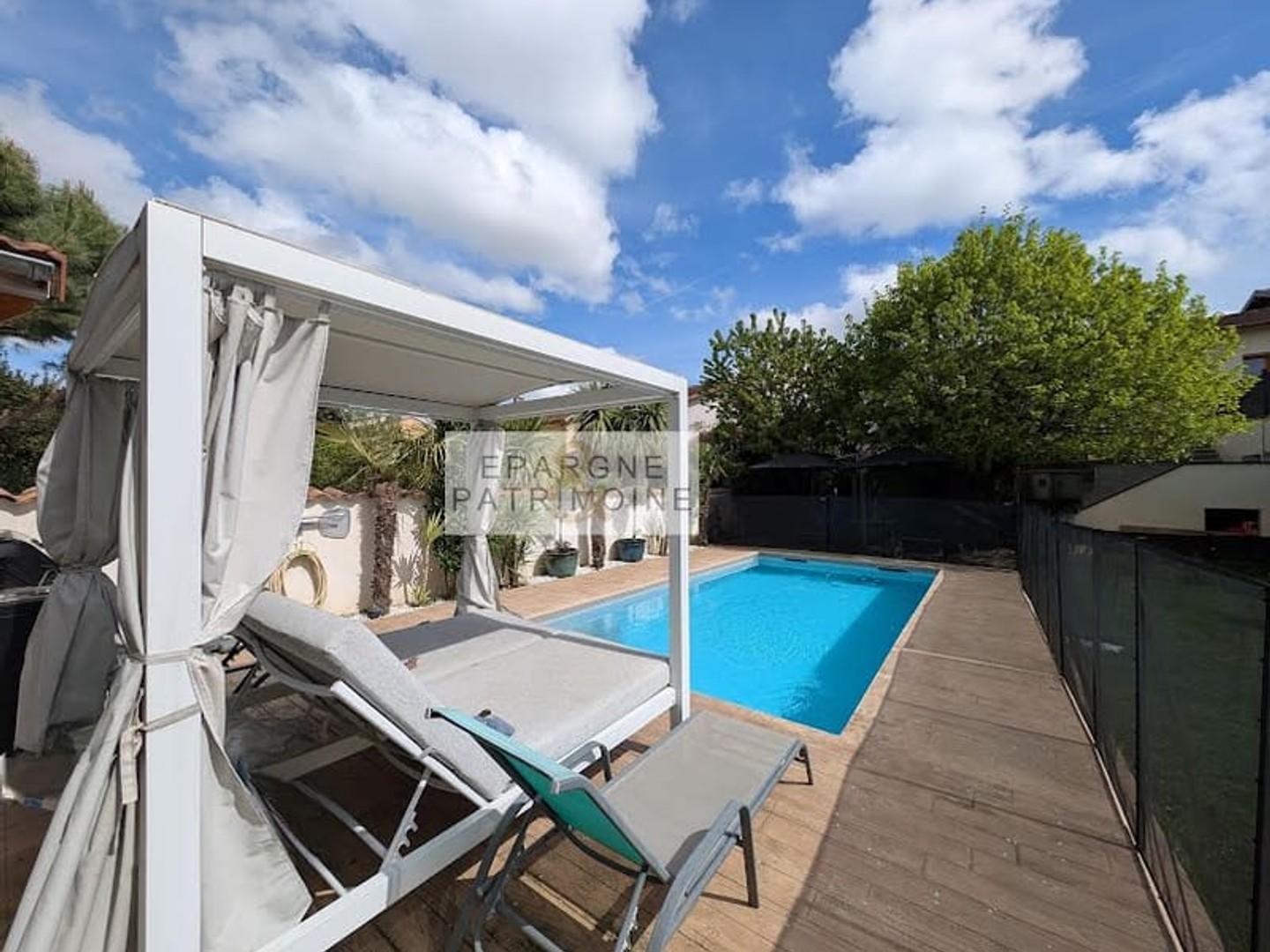 Maison à vendre - 270m2 - Saint-Laurent-De-... (69720)