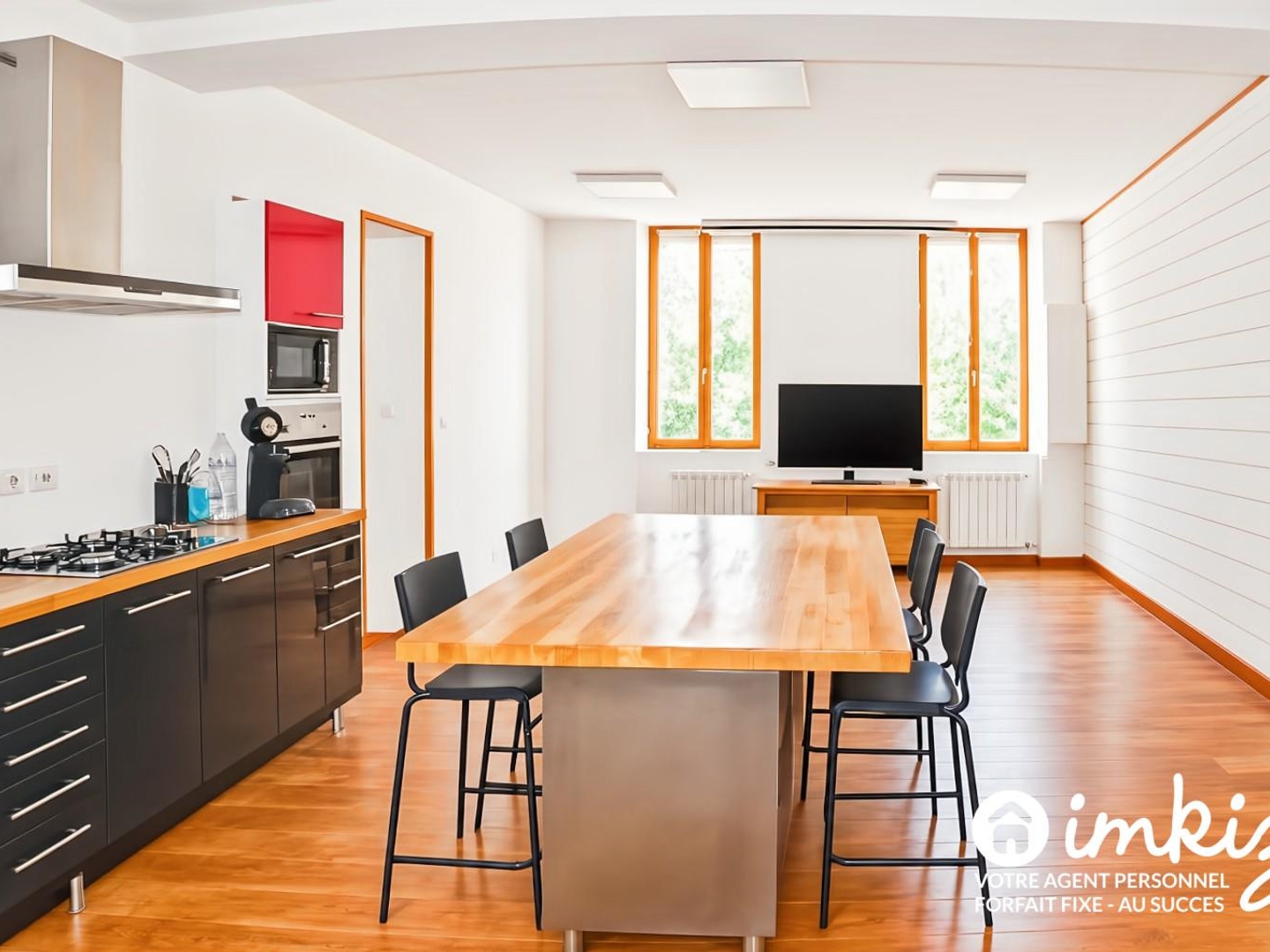 Maison 5 pièces de 140 m² avec cour et préau