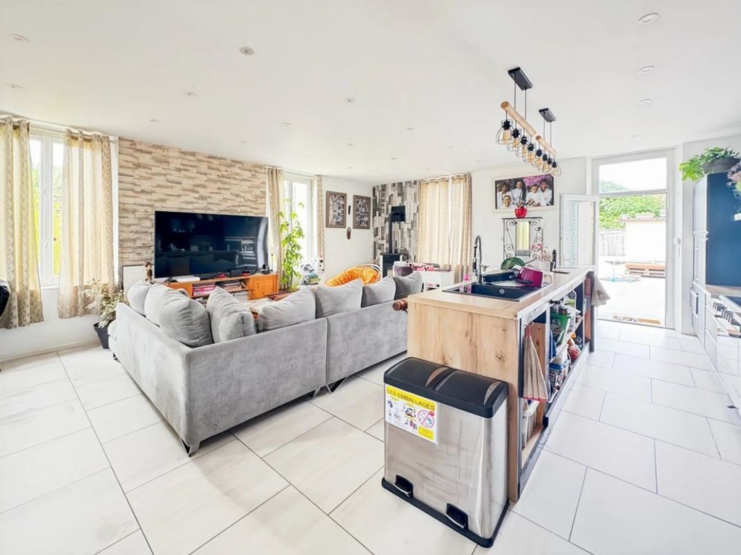 Maison de 10 pièces de 235 m² située à Brens