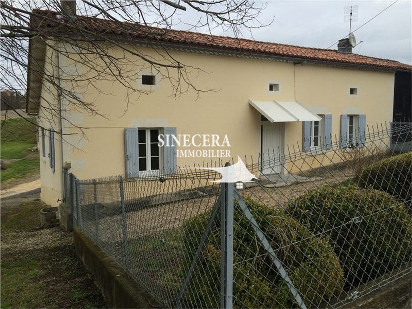 Maison à vendre - 4 pièces - 103m2 - Chalais (16210)