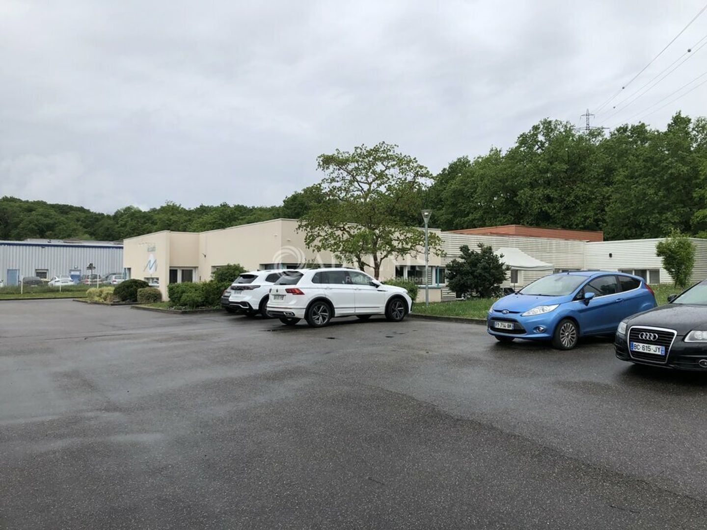 LOCAL D'ACTIVITE A VENDRE