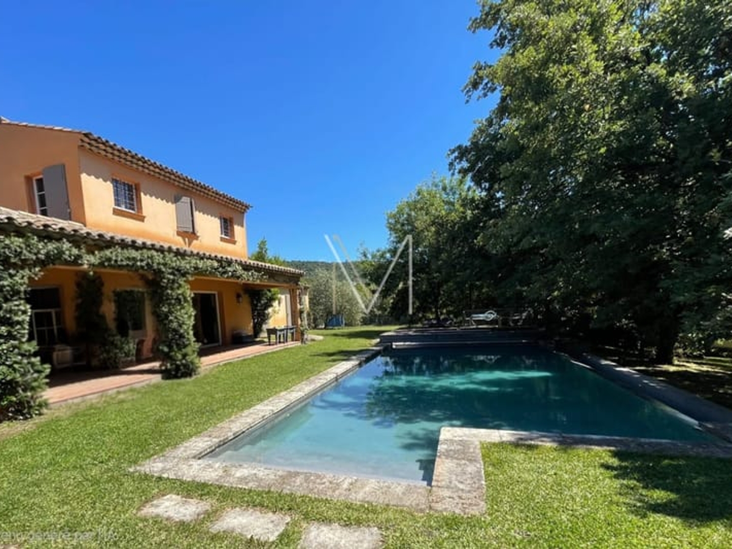MAISON DE FAMILLE AU CALME SUR GRAND TERRAIN ARBORE AVEC PIS