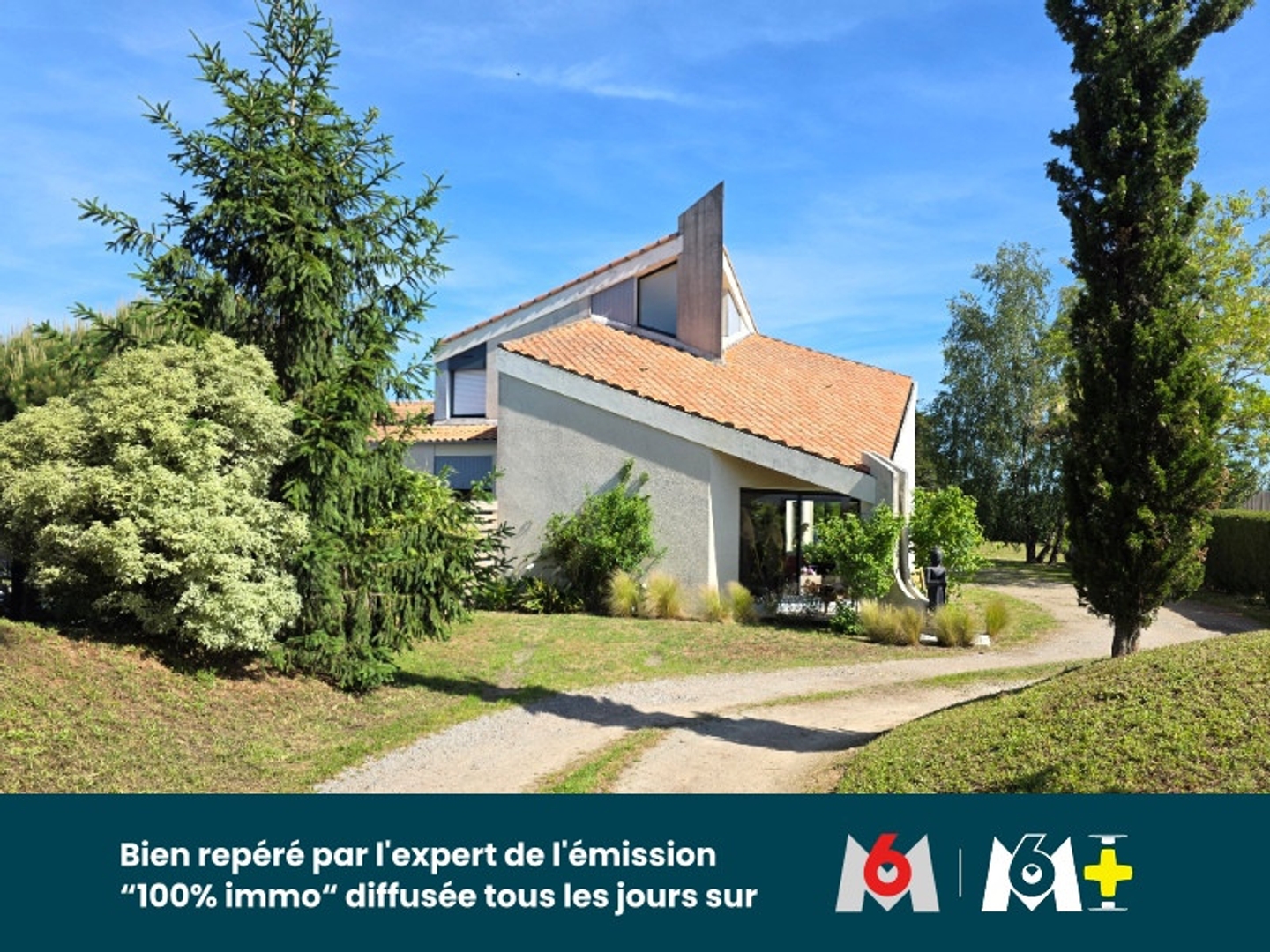 MAISON D’ARCHITECTE AVEC PISCINE – VOLUMES EXCEPTIONNELS & CADRE PRIVILÉGIÉ A 10mn DE L OCEAN