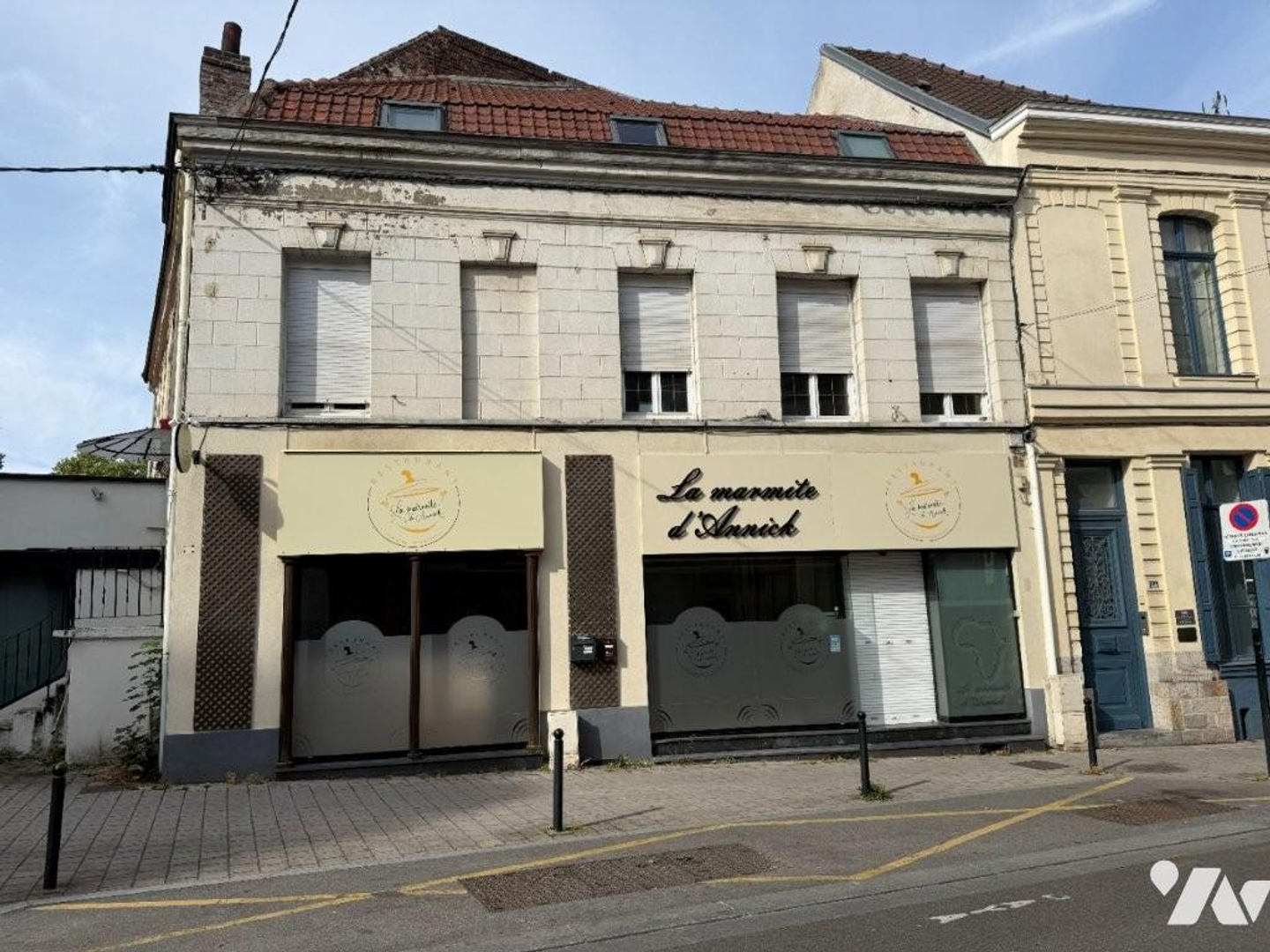 Local commercial 214 m²