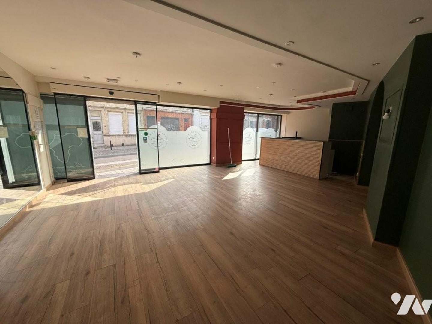 Locaux à vendre - 214m2 - Valenciennes (59300)