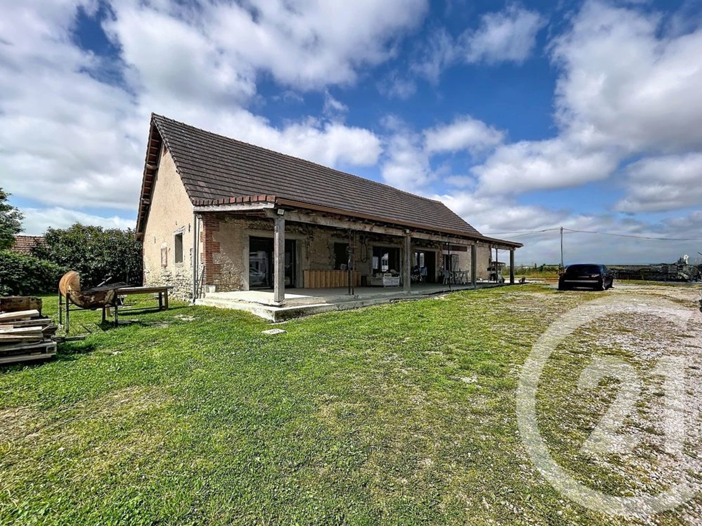 Maison 4 pièces 330 m²