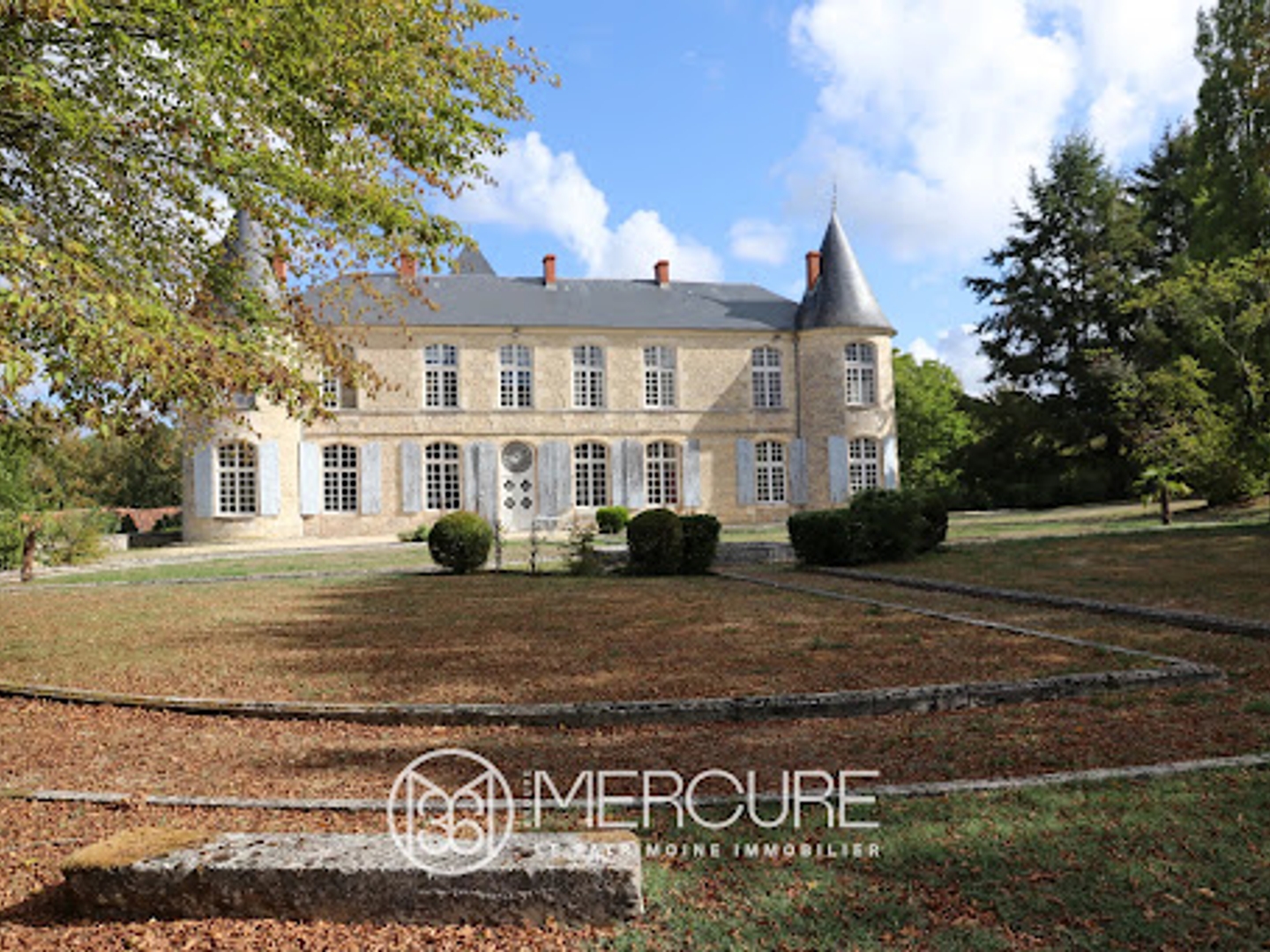 Maison à vendre - 20 pièces - 600m2 - La Rochefoucauld-... (16110)