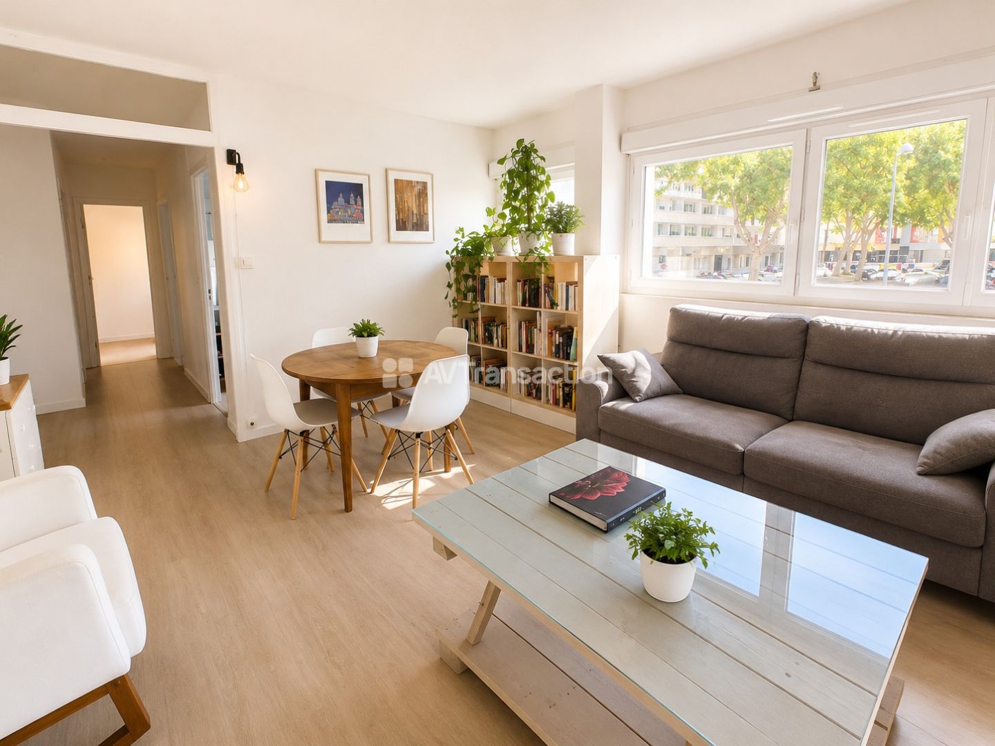 BEAU T2 DE 41 m² - CAVE-PARKING - AU COEUR DE GRATTE CIEL