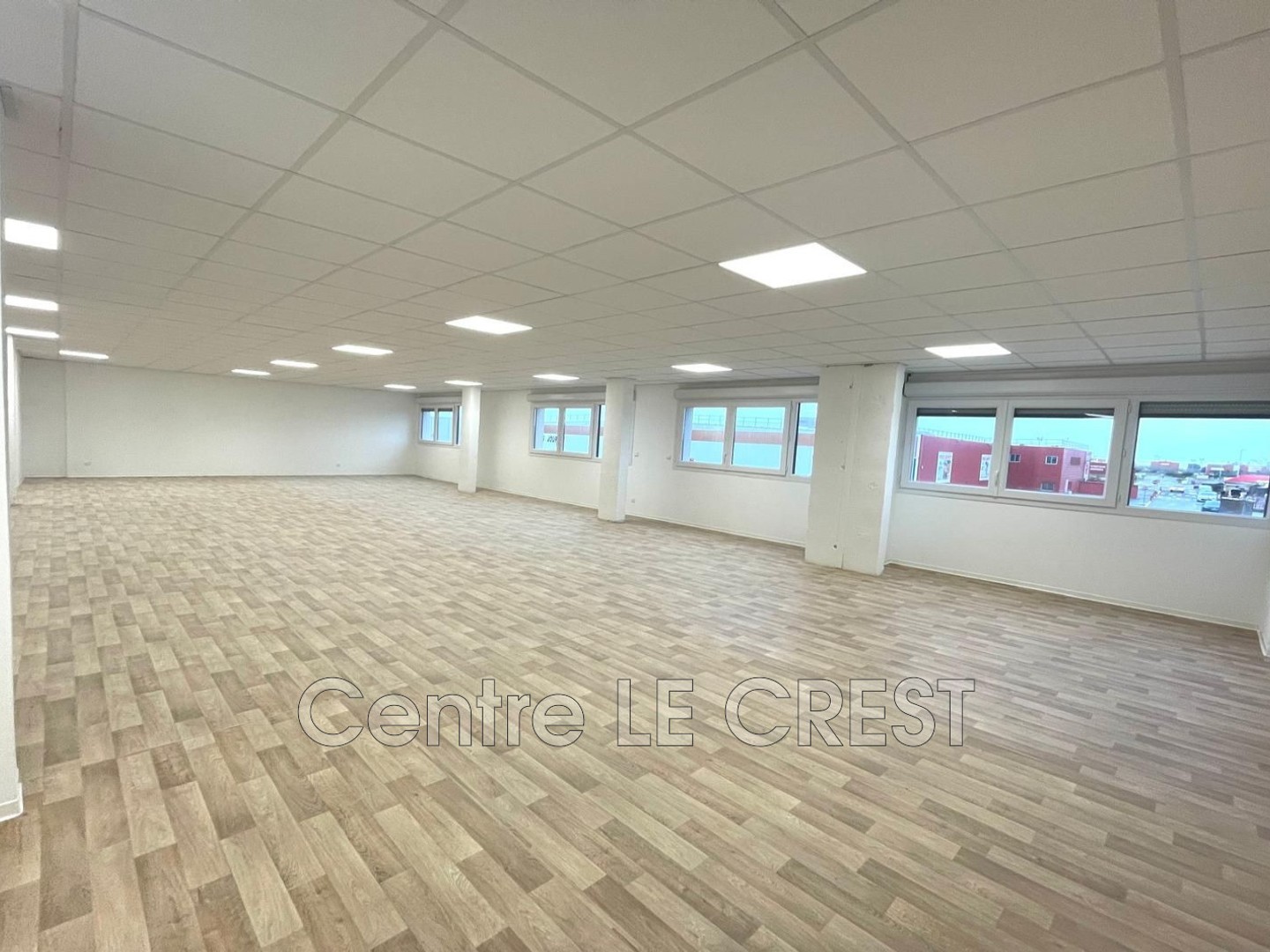 Immeuble commercial 158 m²