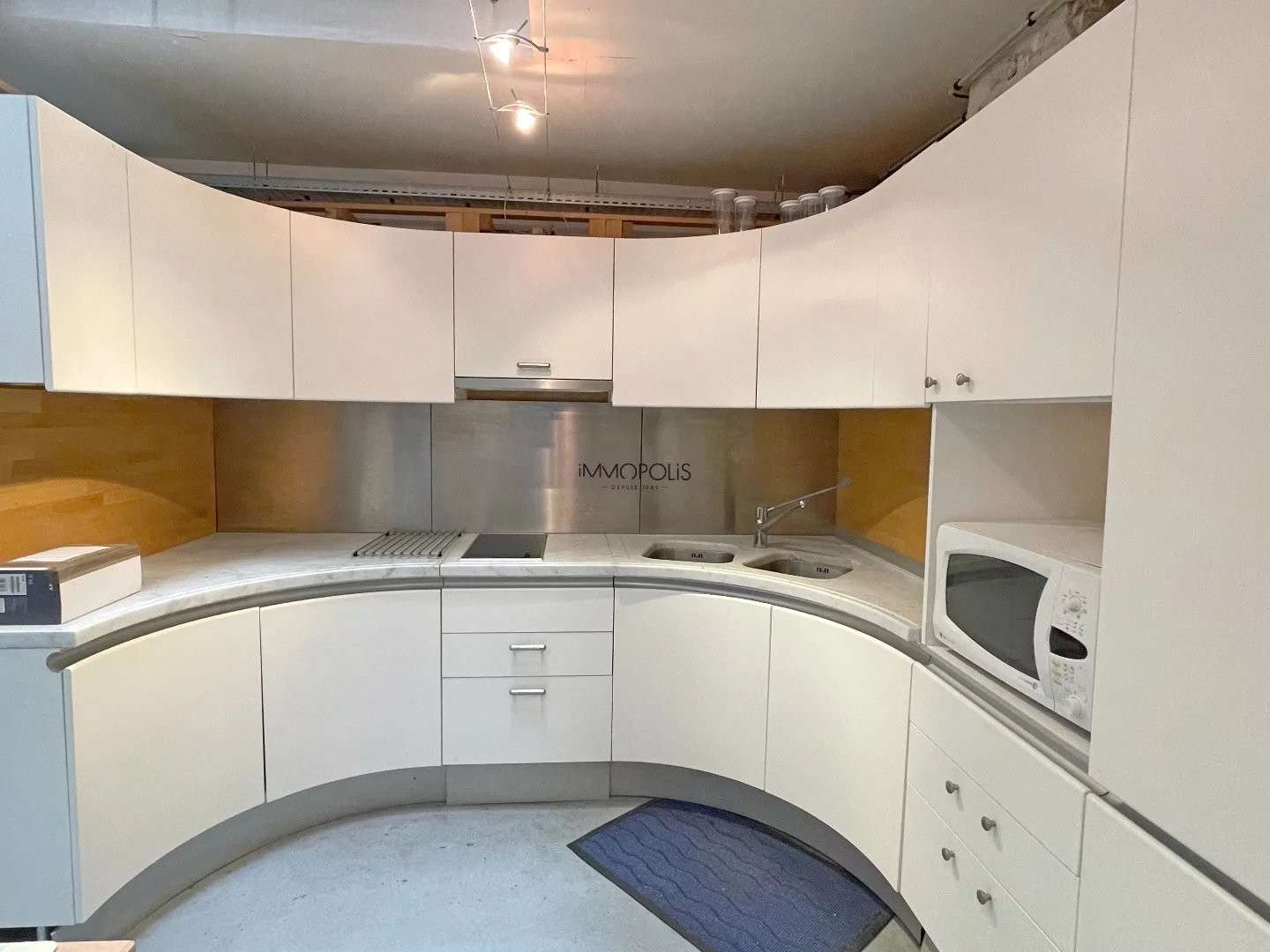 Loft atypique à usage de local (mixte possible), 1
