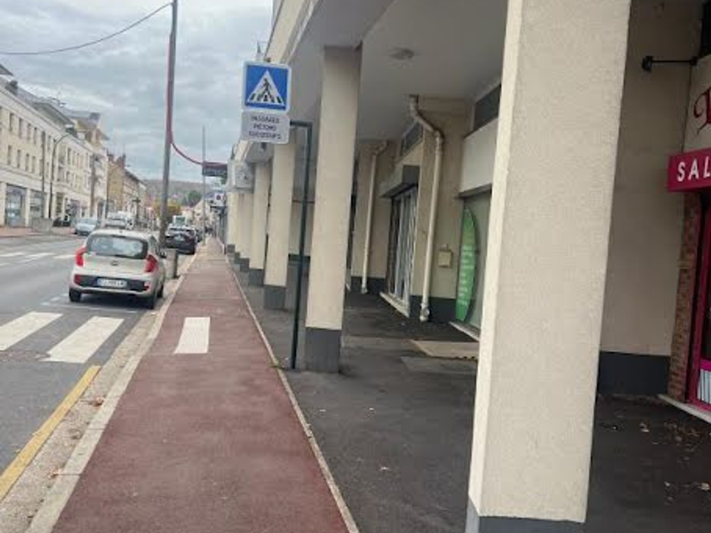 Commerce 90 m²