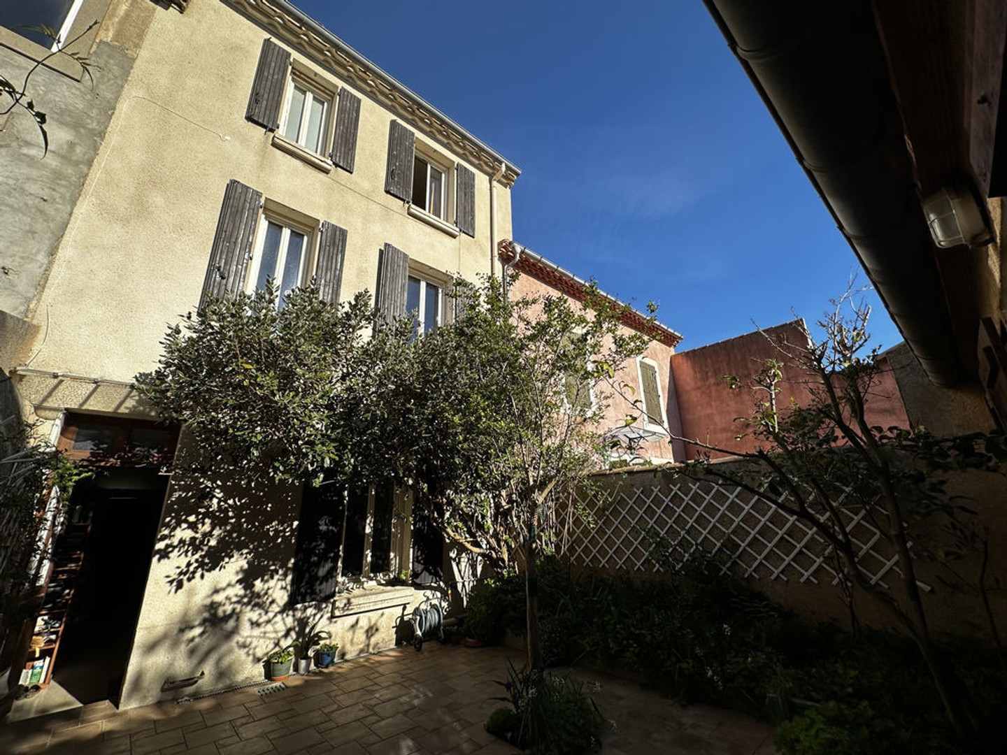 IMMEUBLE CAPUCINS