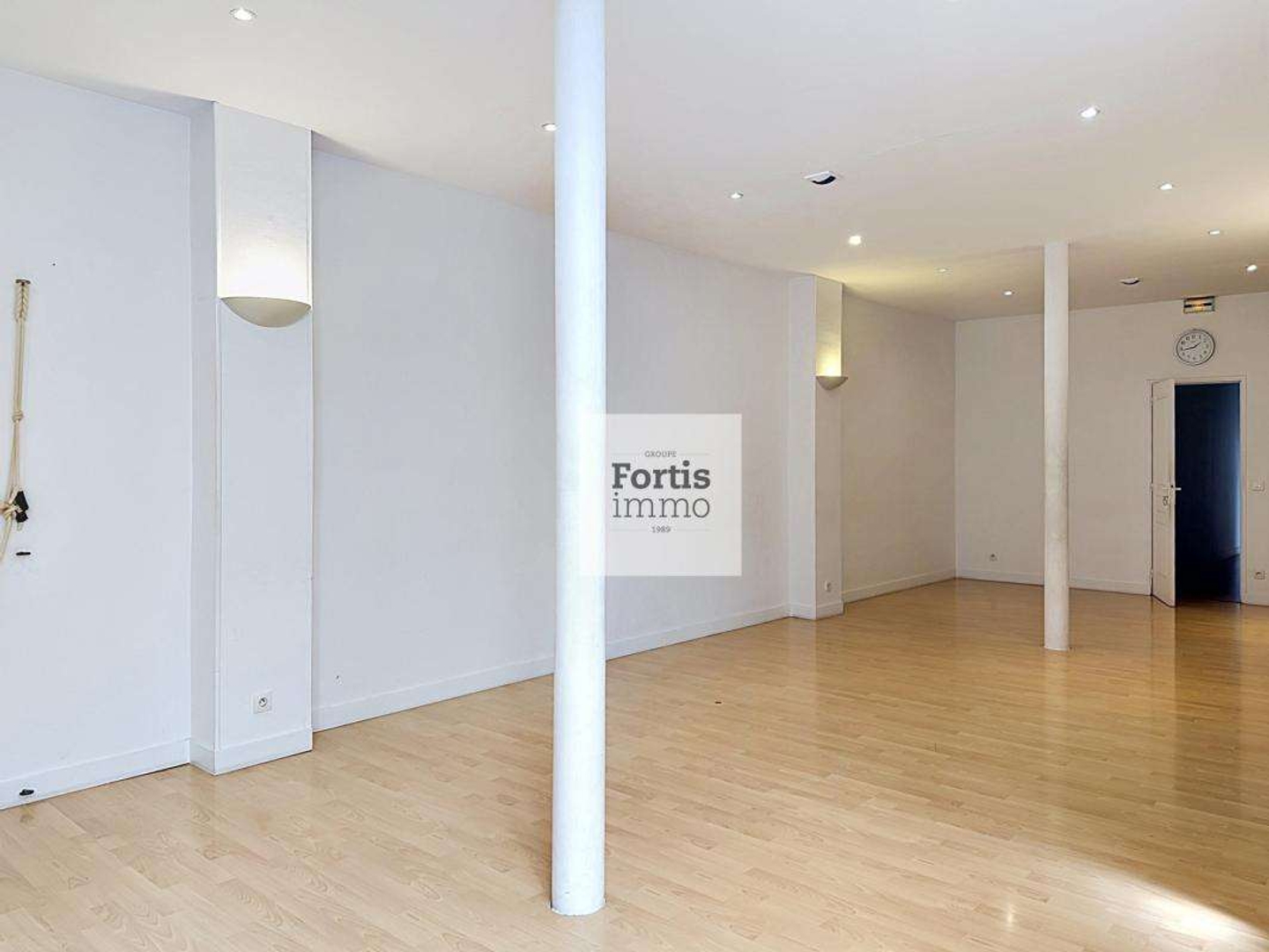 Vente murs local libre 133m² Paris 9e Maubeuge