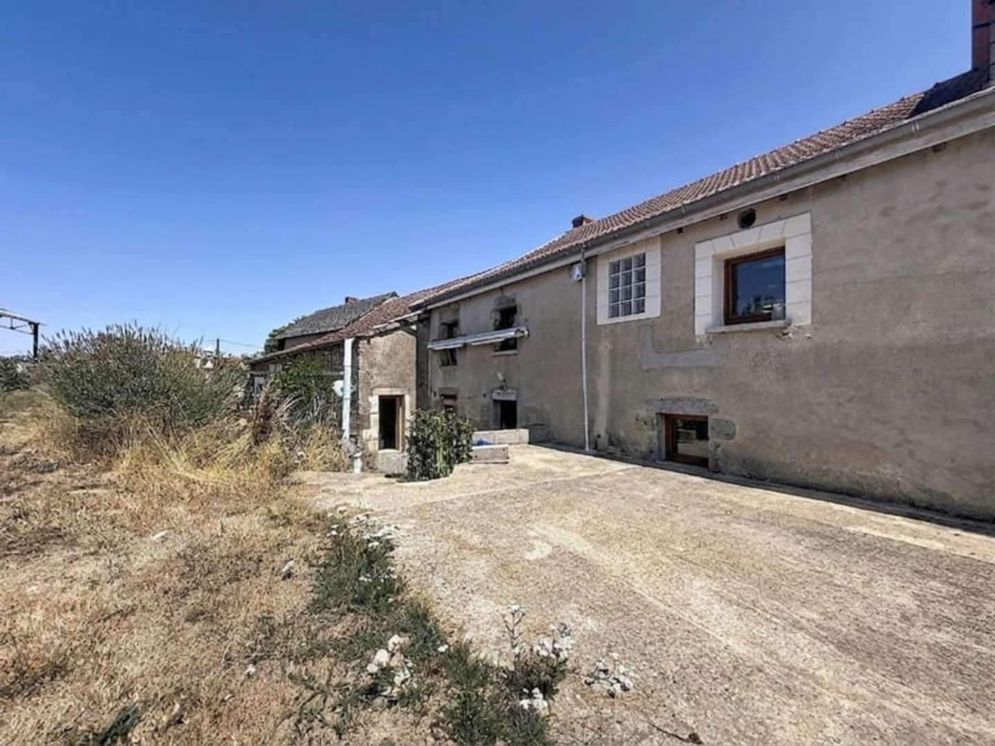 Maison à vendre - 5 pièces - 193m2 - Marcillat-En-Comb... (03420)