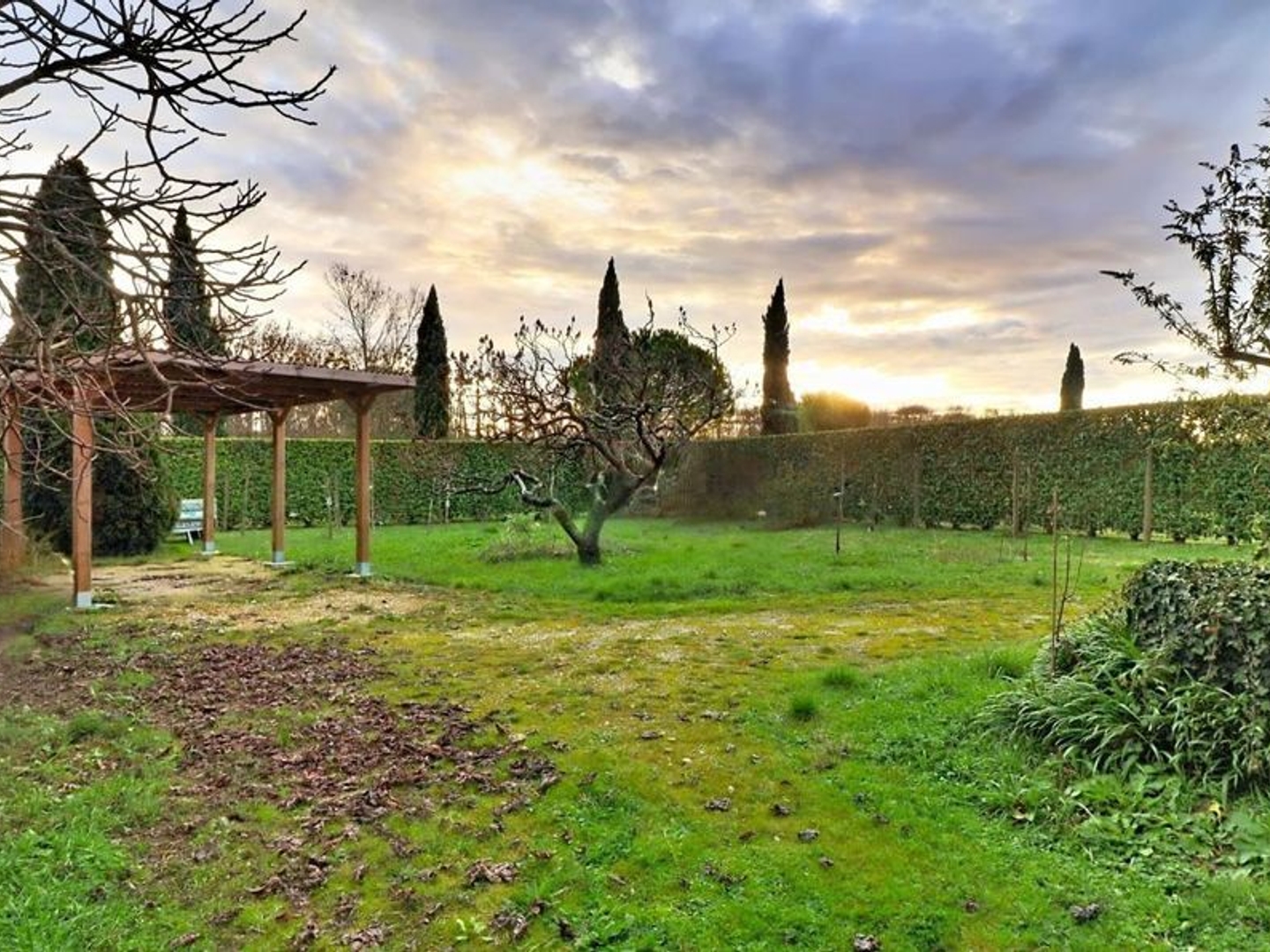 Maison à vendre - 8 pièces - 191m2 - Saint-Dizant-Du-Gua (17240)