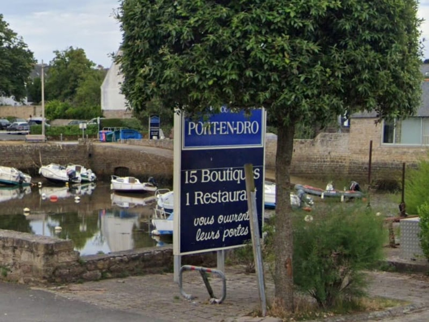PORT EN DRO : murs commerciaux libre de 33 m2 en rdc