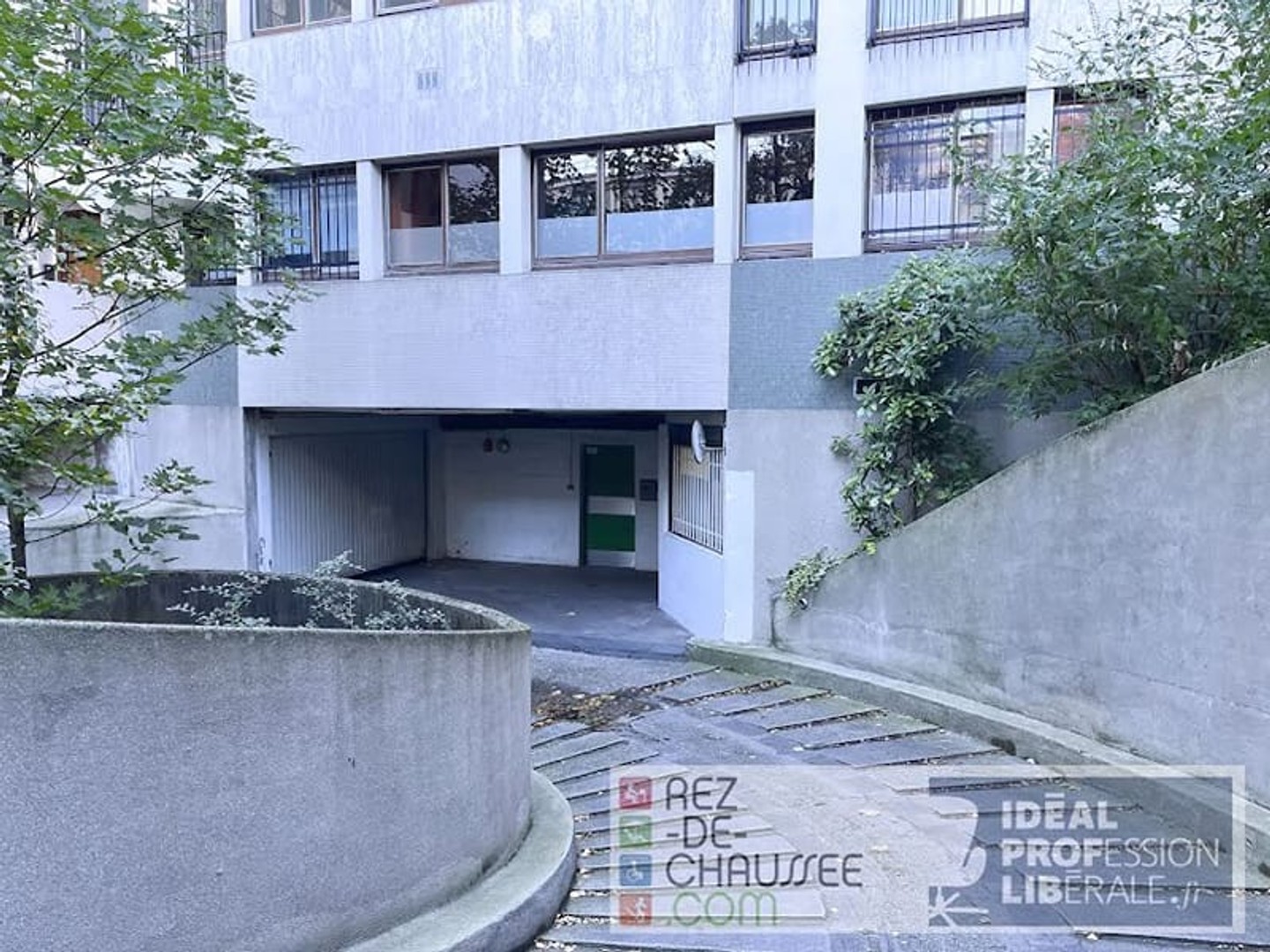 Local 1 pièce 24 m²