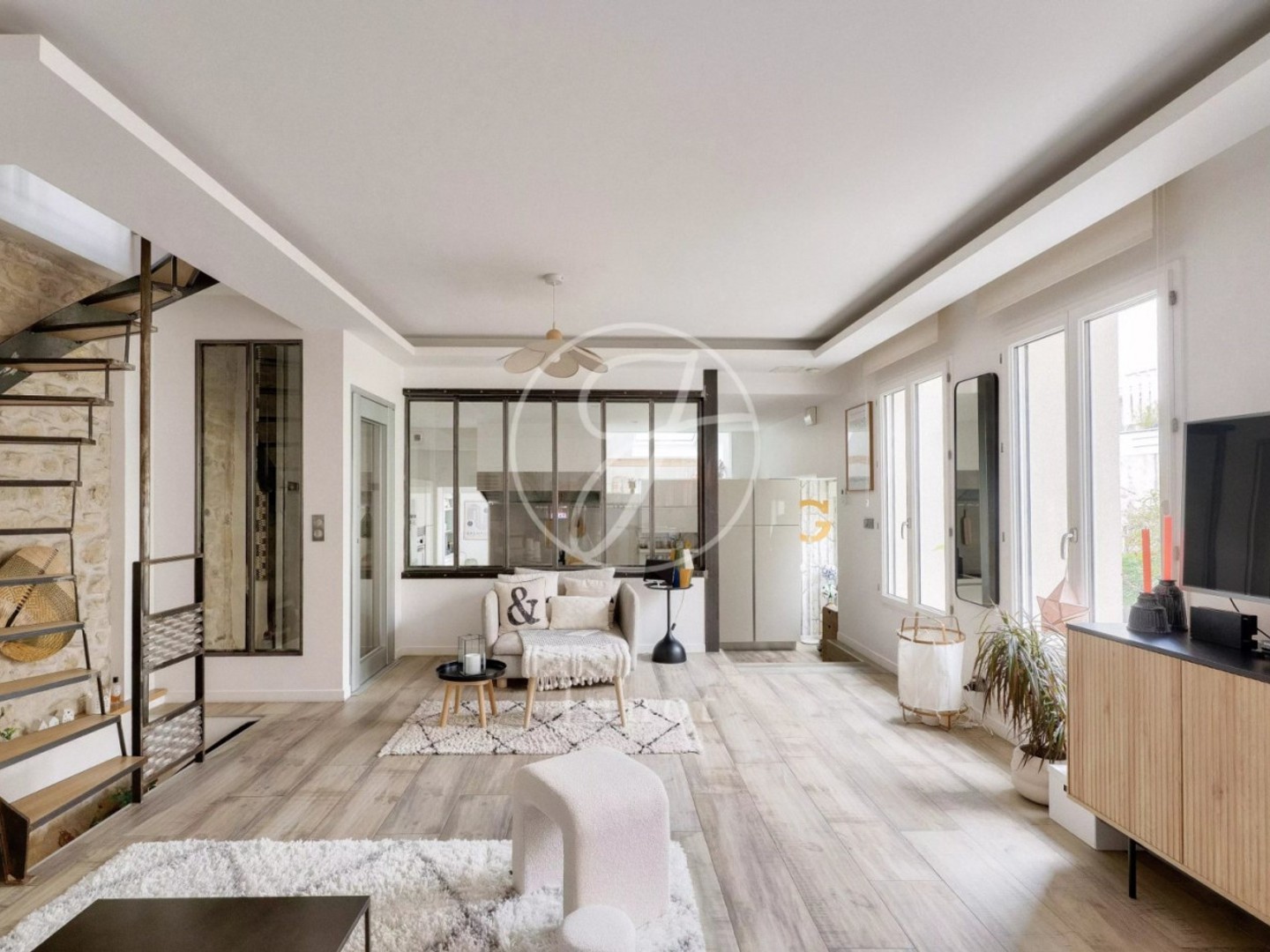 Rueil-Malmaison - COEUR DE VILLE - Maison à vendre - 228,13m² -