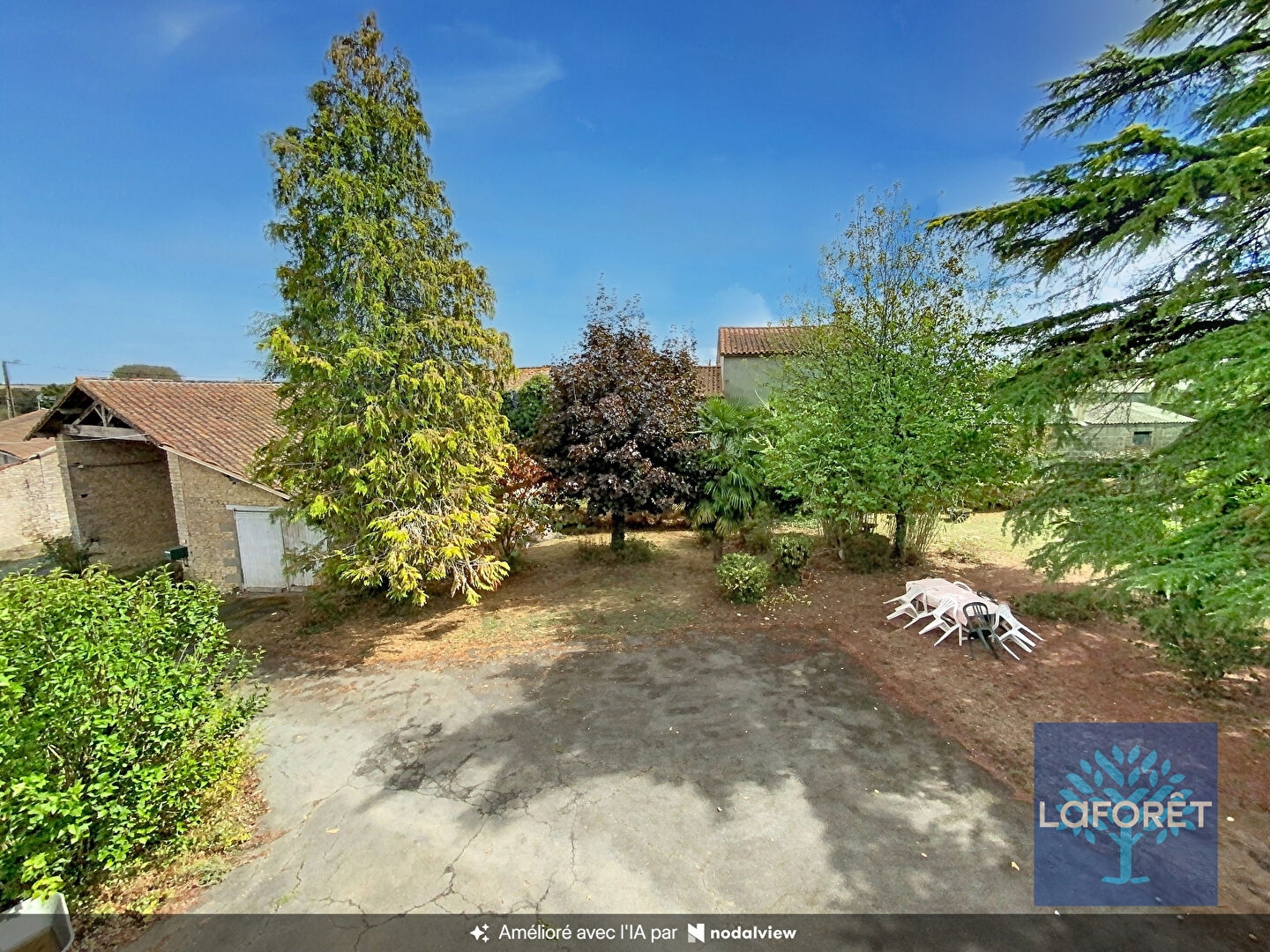 Maison à vendre - 7 pièces - 179m2 - Chantonnay (85110)