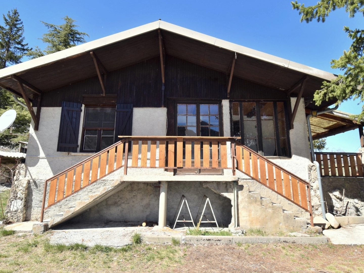 Maison de 4 pièces avec dépendances sur une parcelle de 650 m2 à 1320 mètres d'altitue, PRADS HAUTE BLEONE (04)