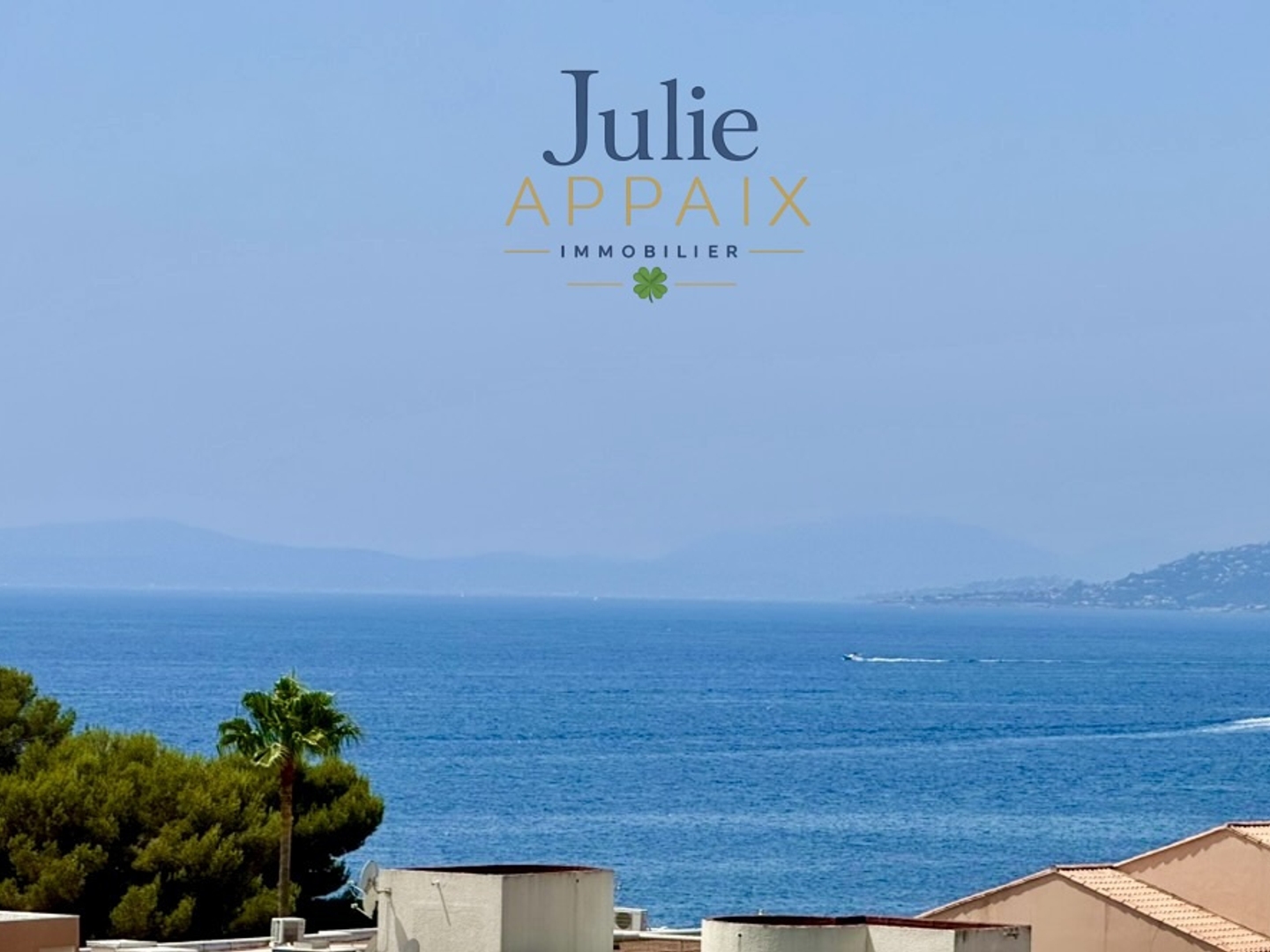 STUDIO VUE MER AVEC GRANDE TERRASSE ET GARAGE