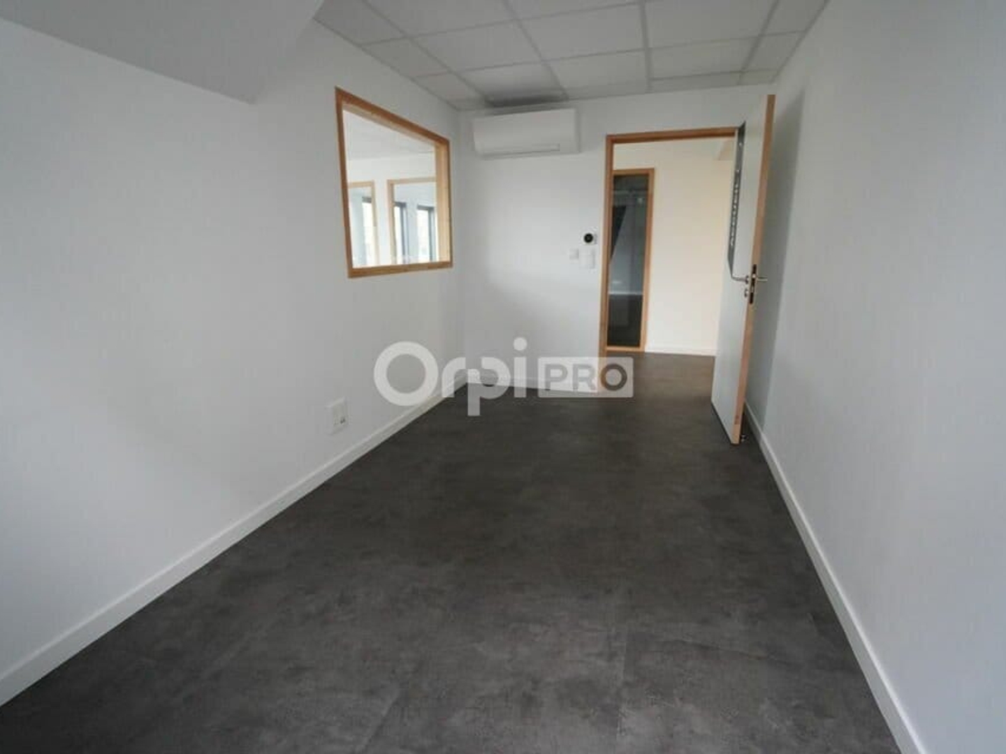 BUREAU A VENDRE OU A LOUER
