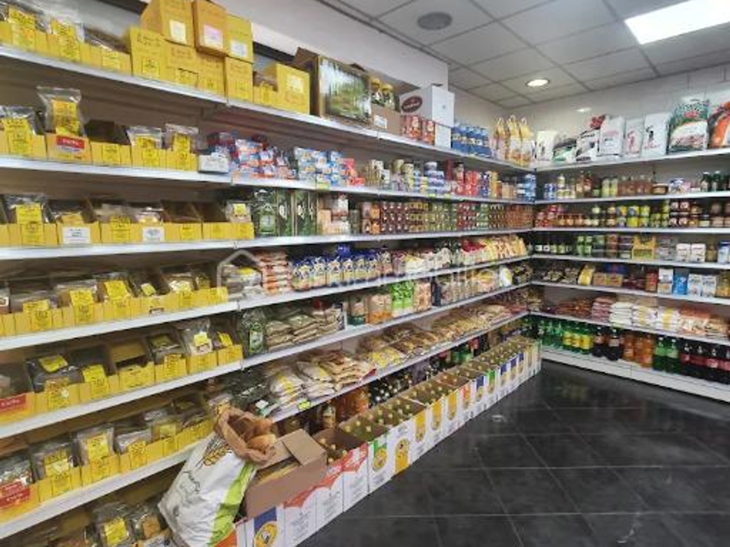 Magasin à vendre - 65m2 - Corbeil-Essonnes (91100)