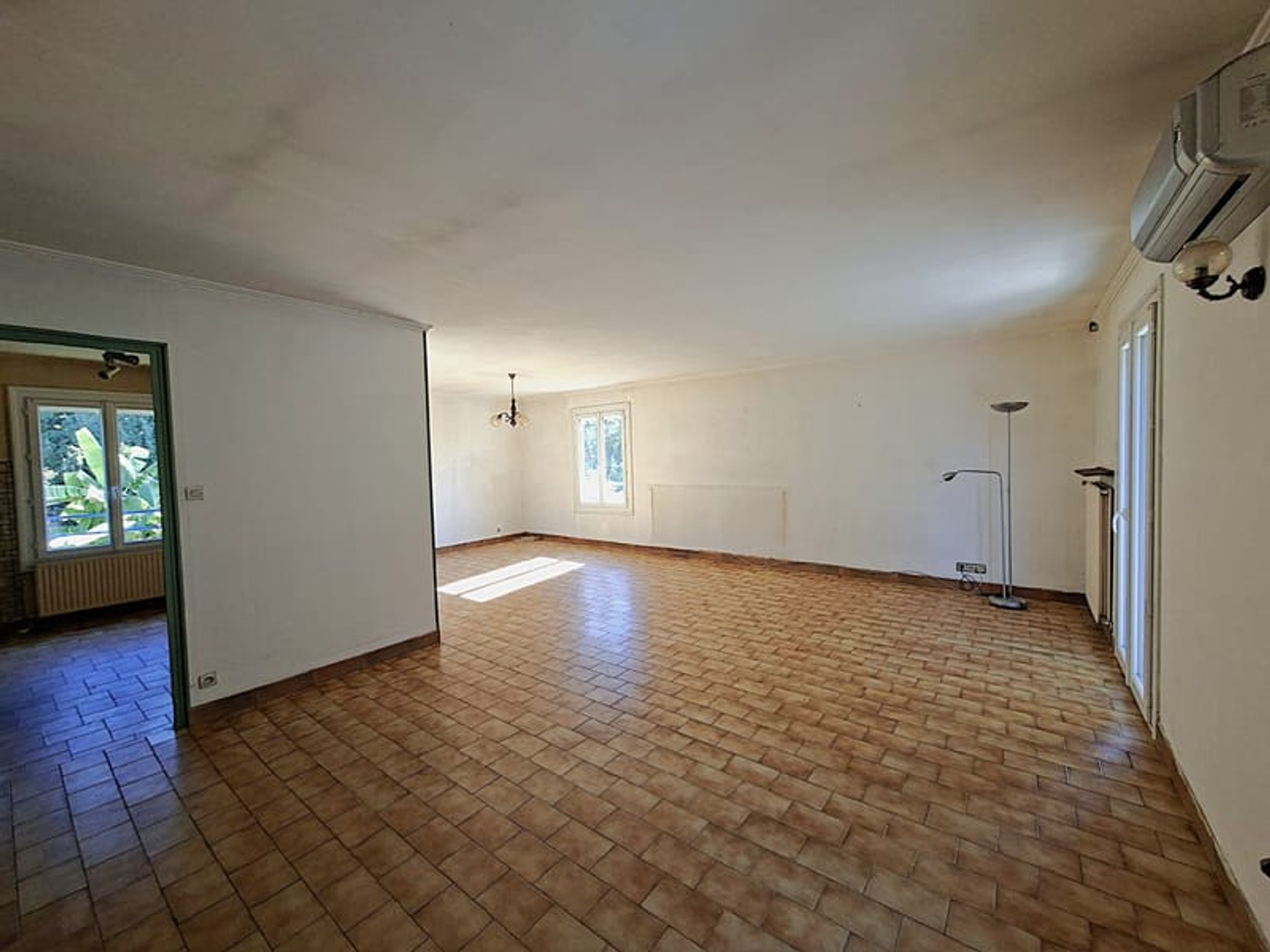 Maison à vendre - 7 pièces - 160m2 - La Boisse (01120)